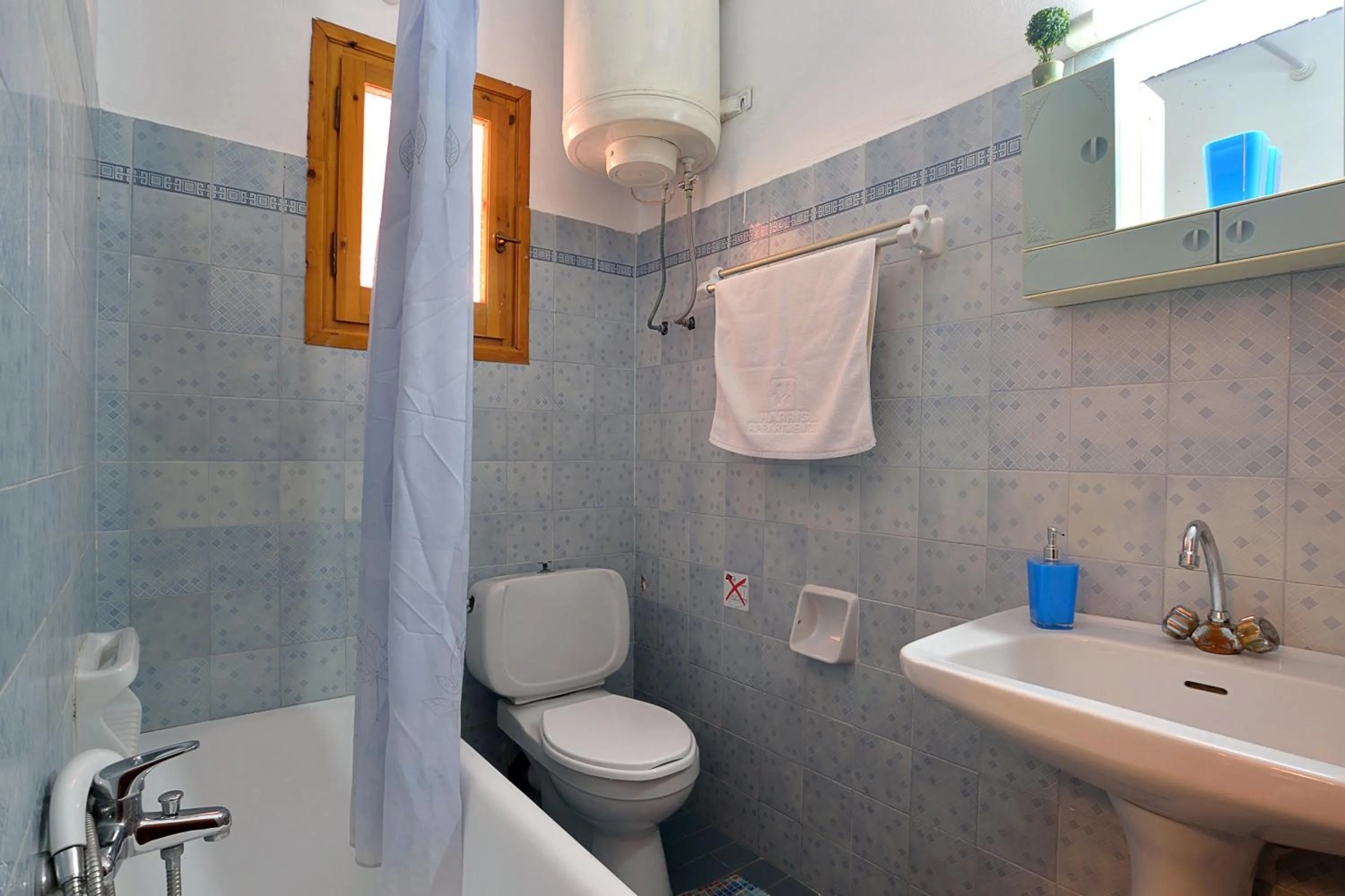 Bathroom in Feeloxenia Corfu Apartments