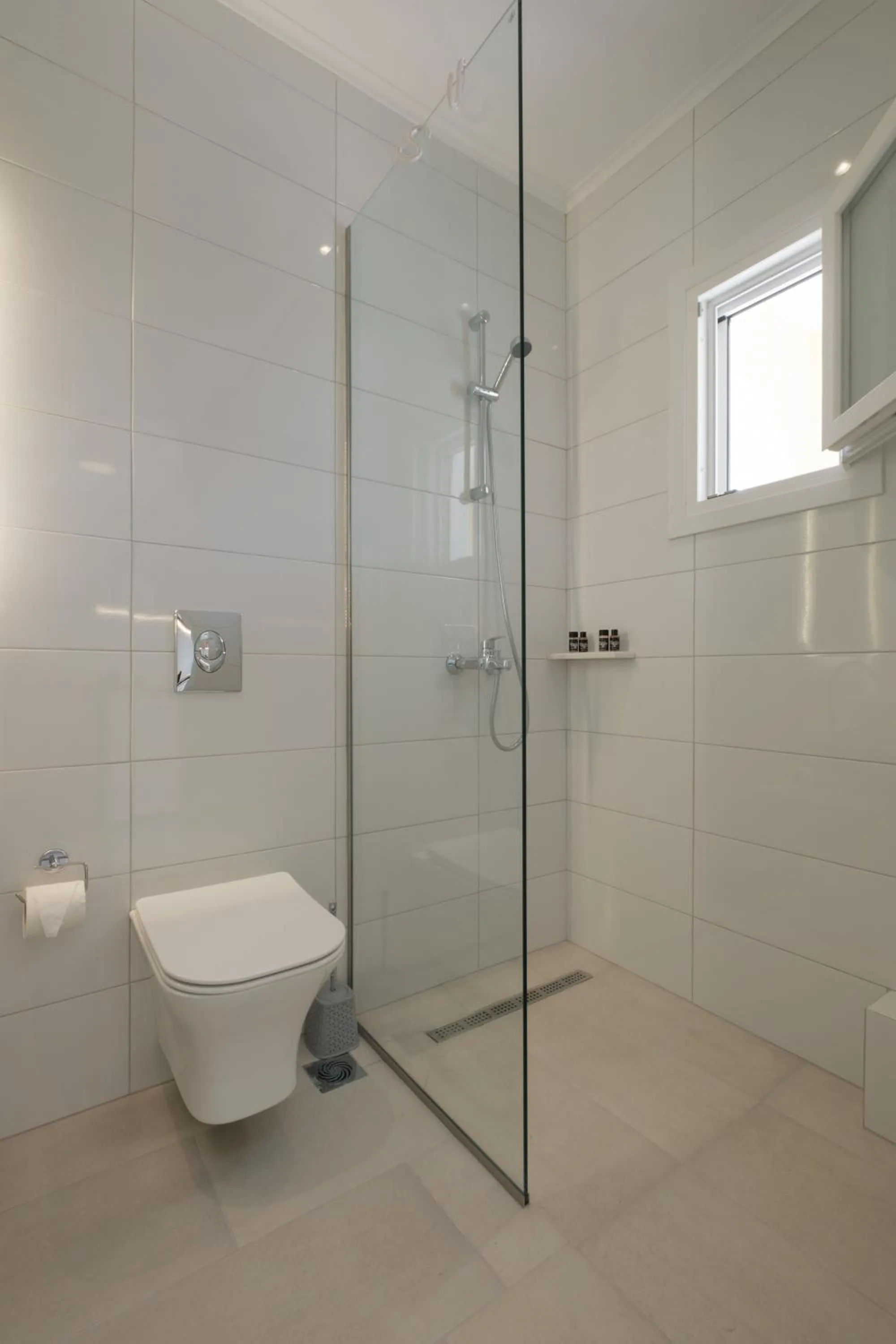 Shower in Feeloxenia Corfu Apartments