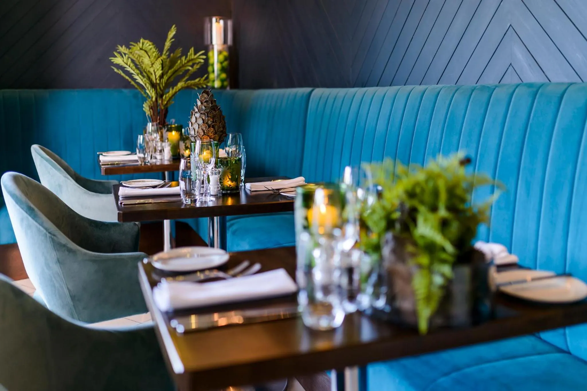 Restaurant/places to eat in The Ellison