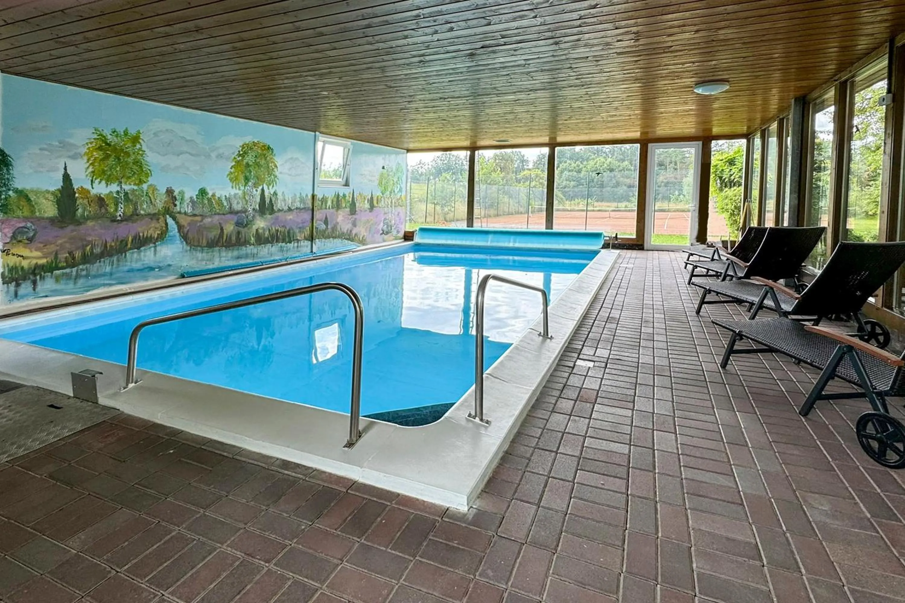 Pool view in Stössels Hotel
