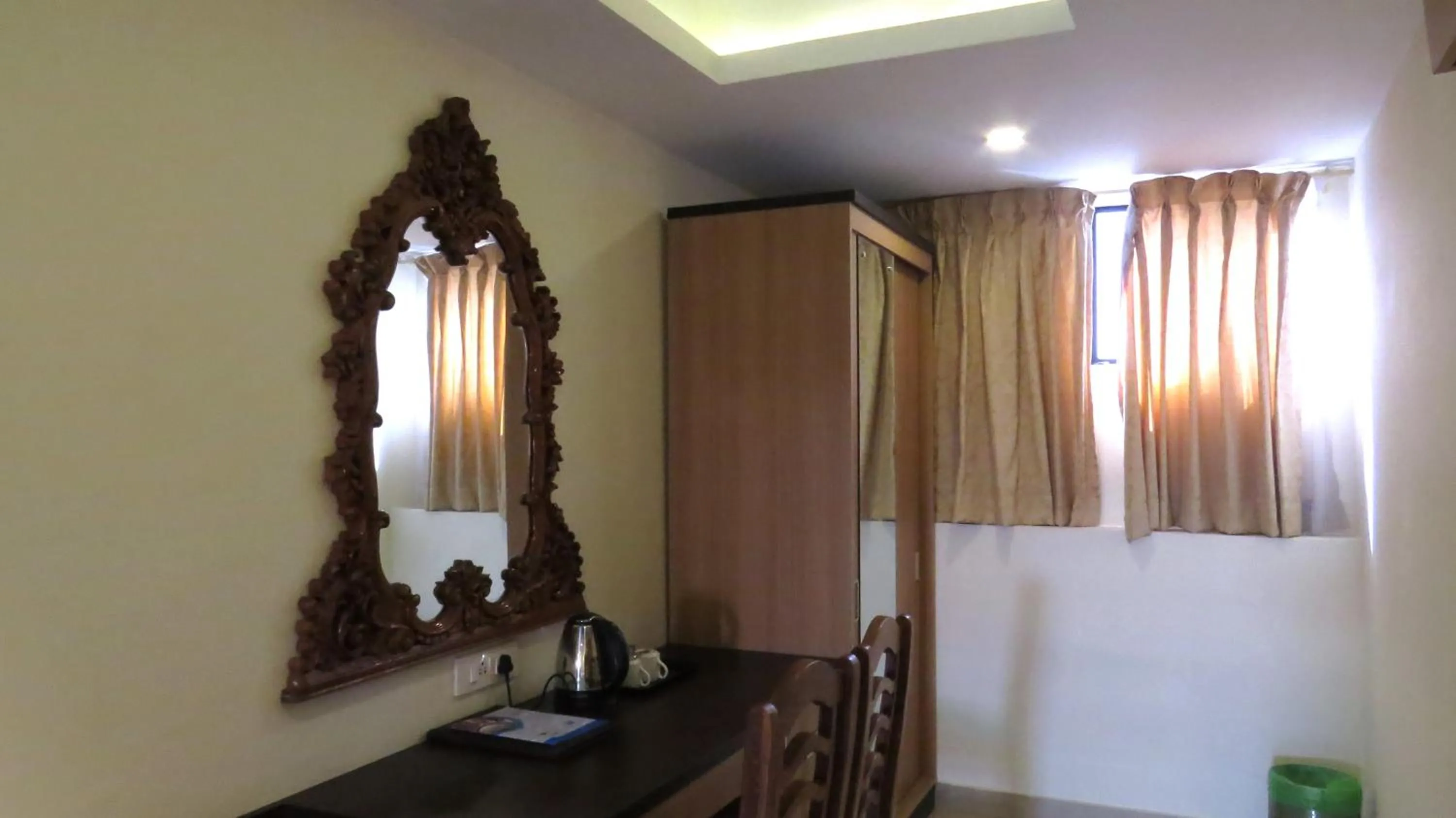 wardrobe in Hotel Rajadhani