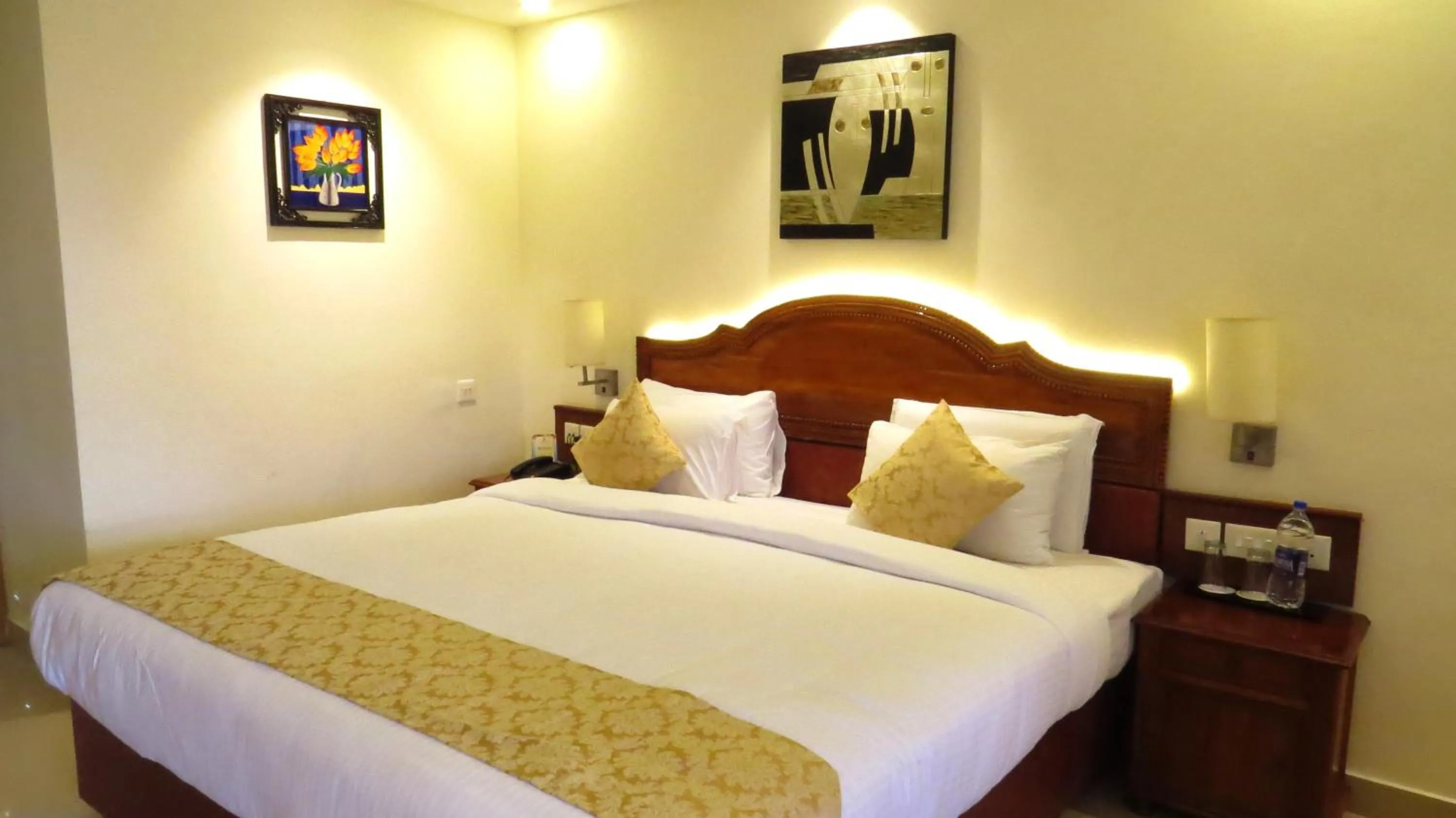 Bed in Hotel Rajadhani