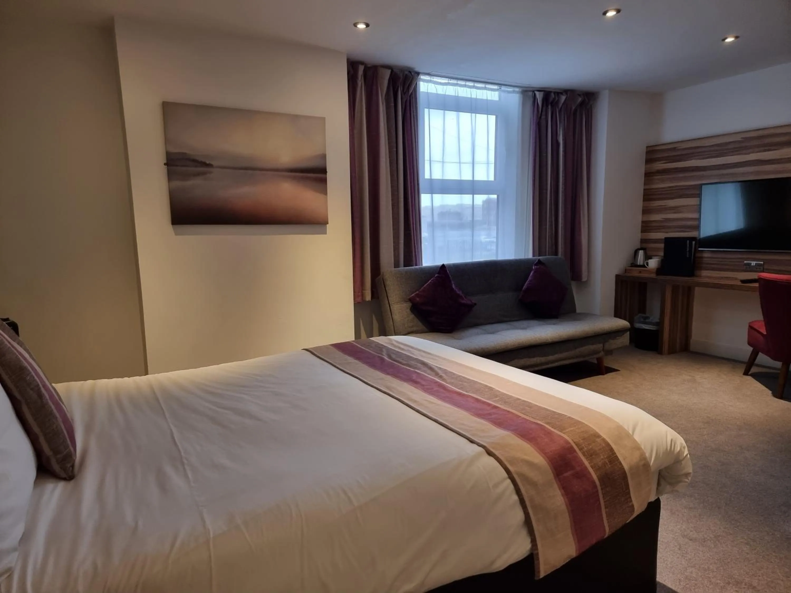 Bedroom, Bed in Escape Hotel