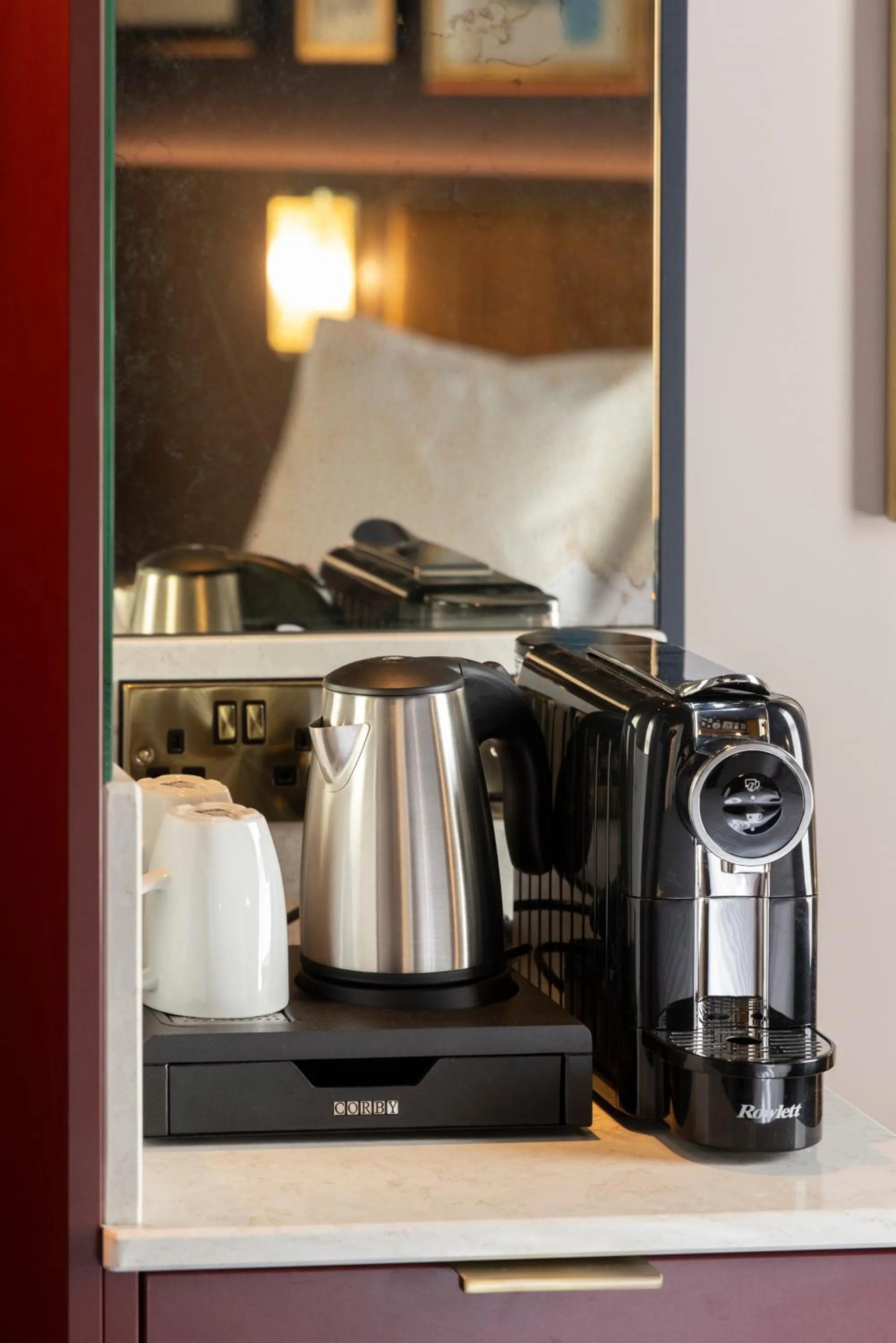 Coffee/tea facilities in The Mercantile Hotel