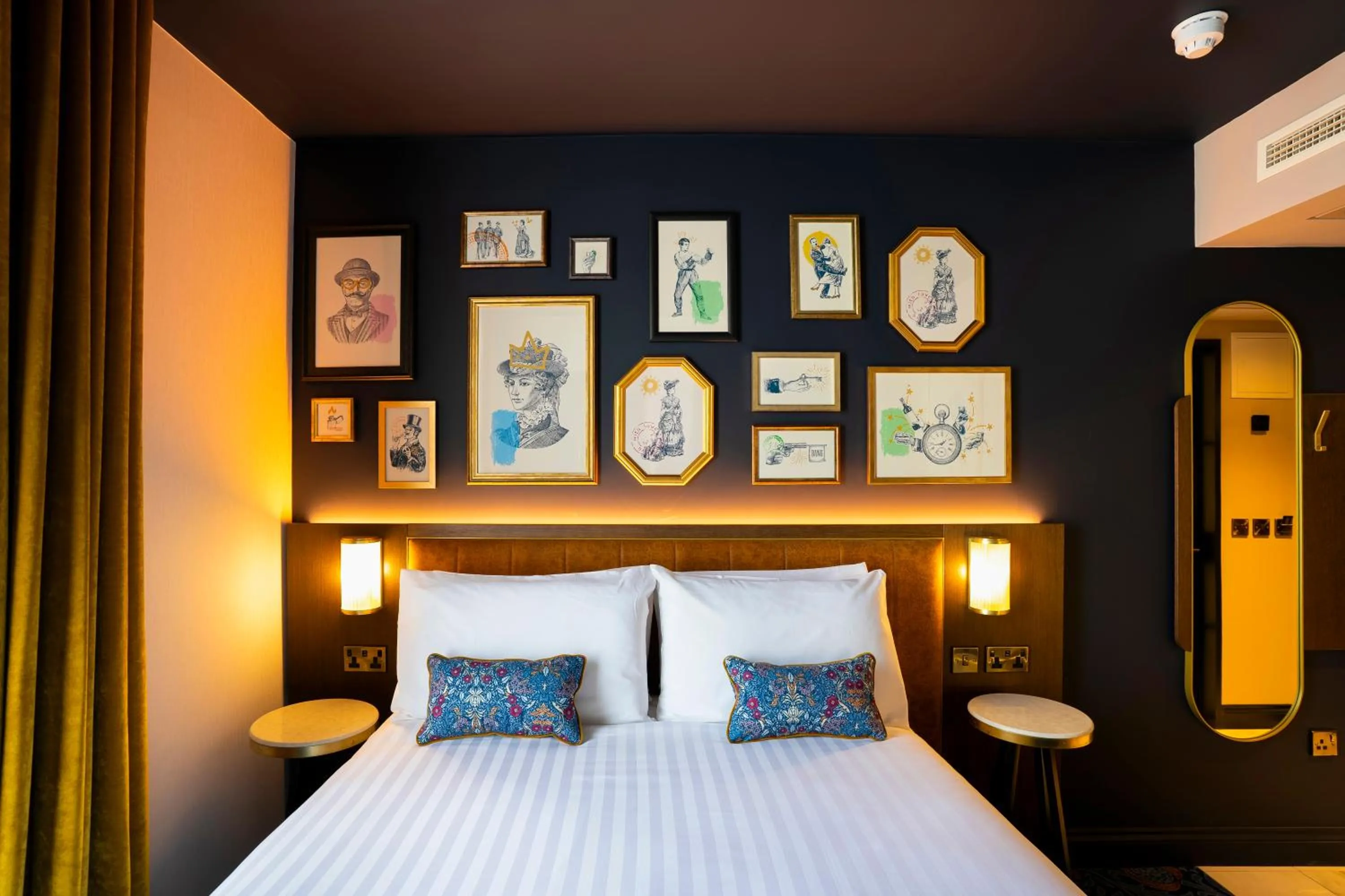 Bed in The Mercantile Hotel