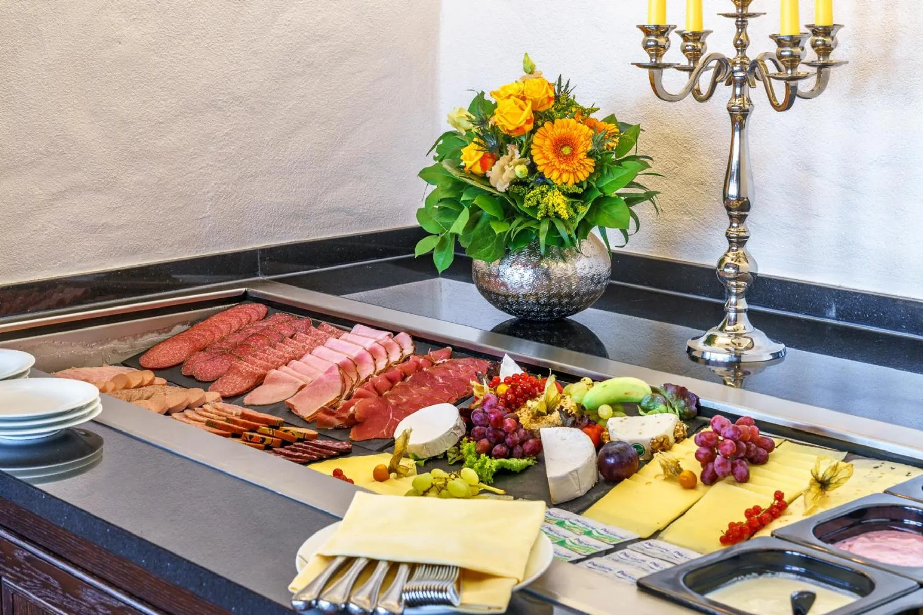 Buffet breakfast in Altkölnischer Hof