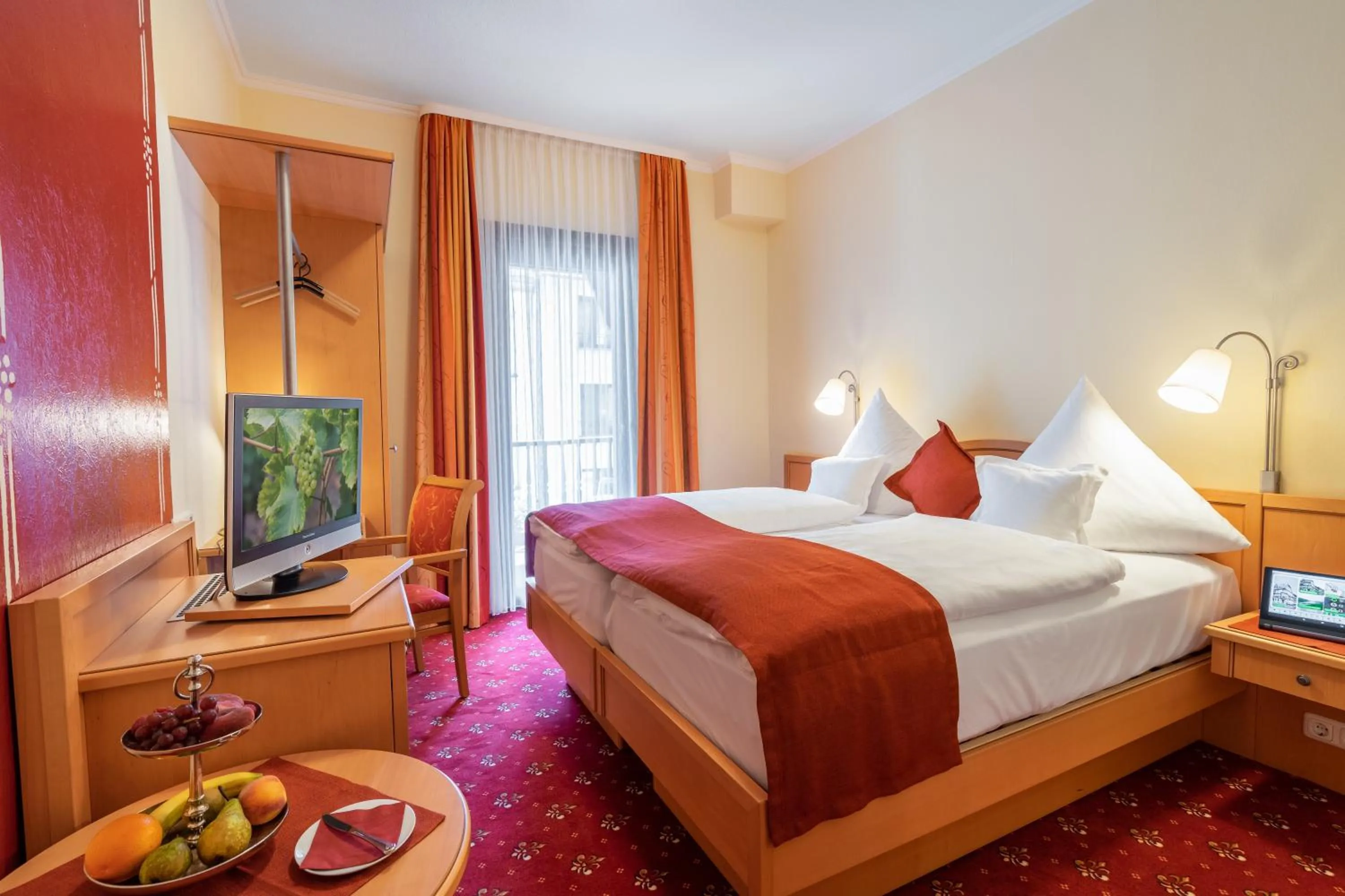 Photo of the whole room, Bed in Altkölnischer Hof