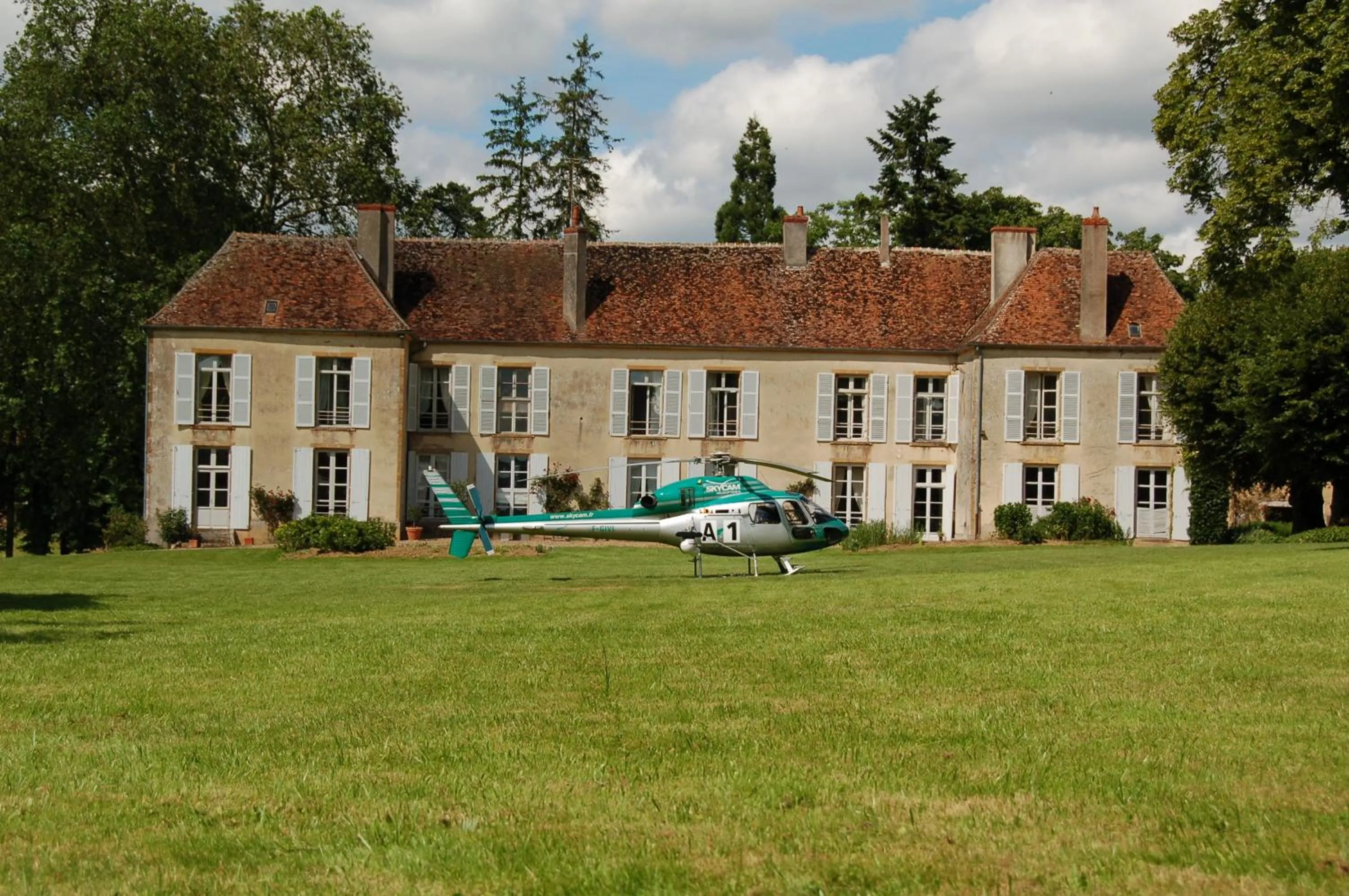 Garden view in Château de SURY