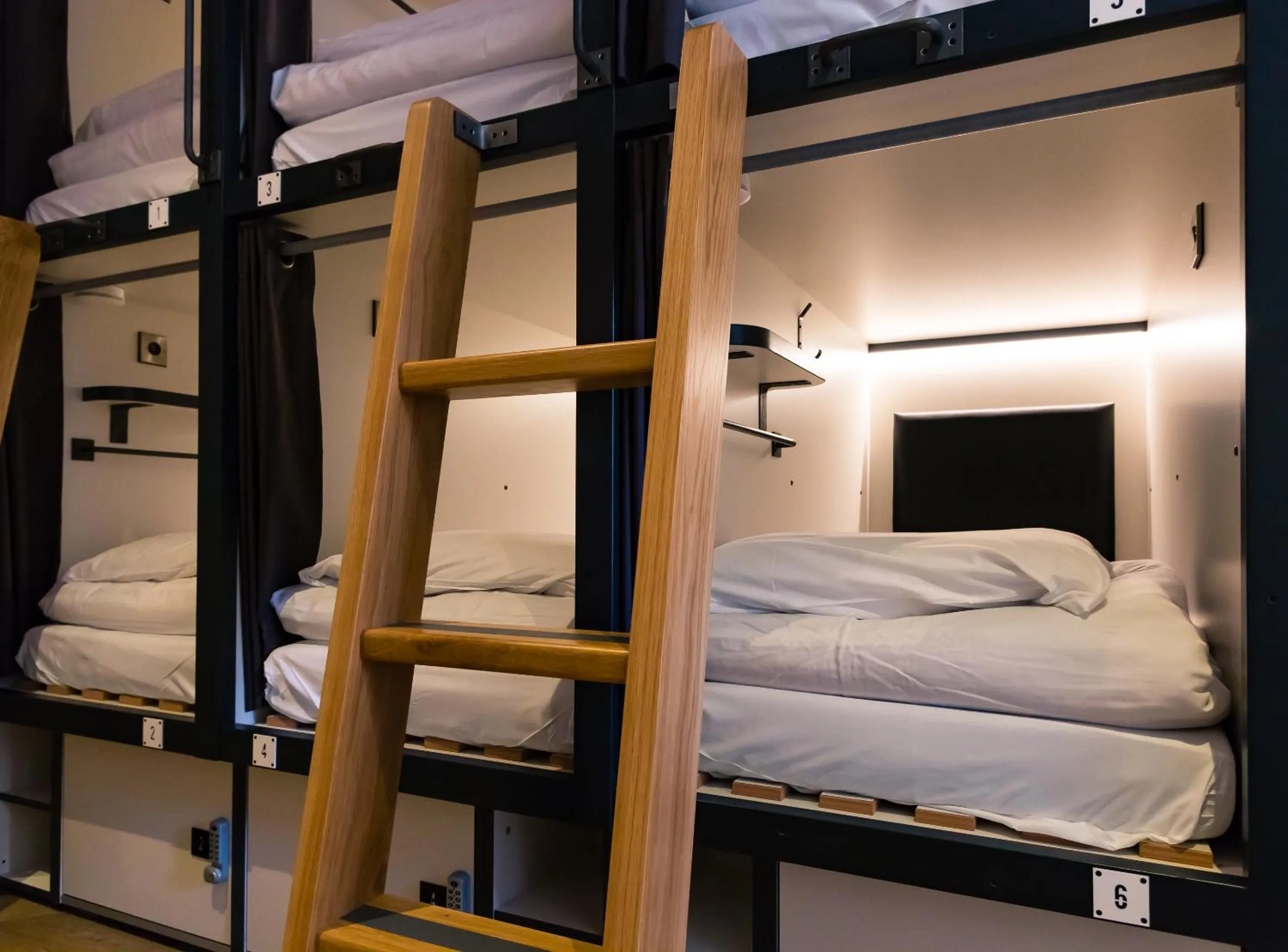 bunk bed, Bed in Latroupe Jacobs Inn