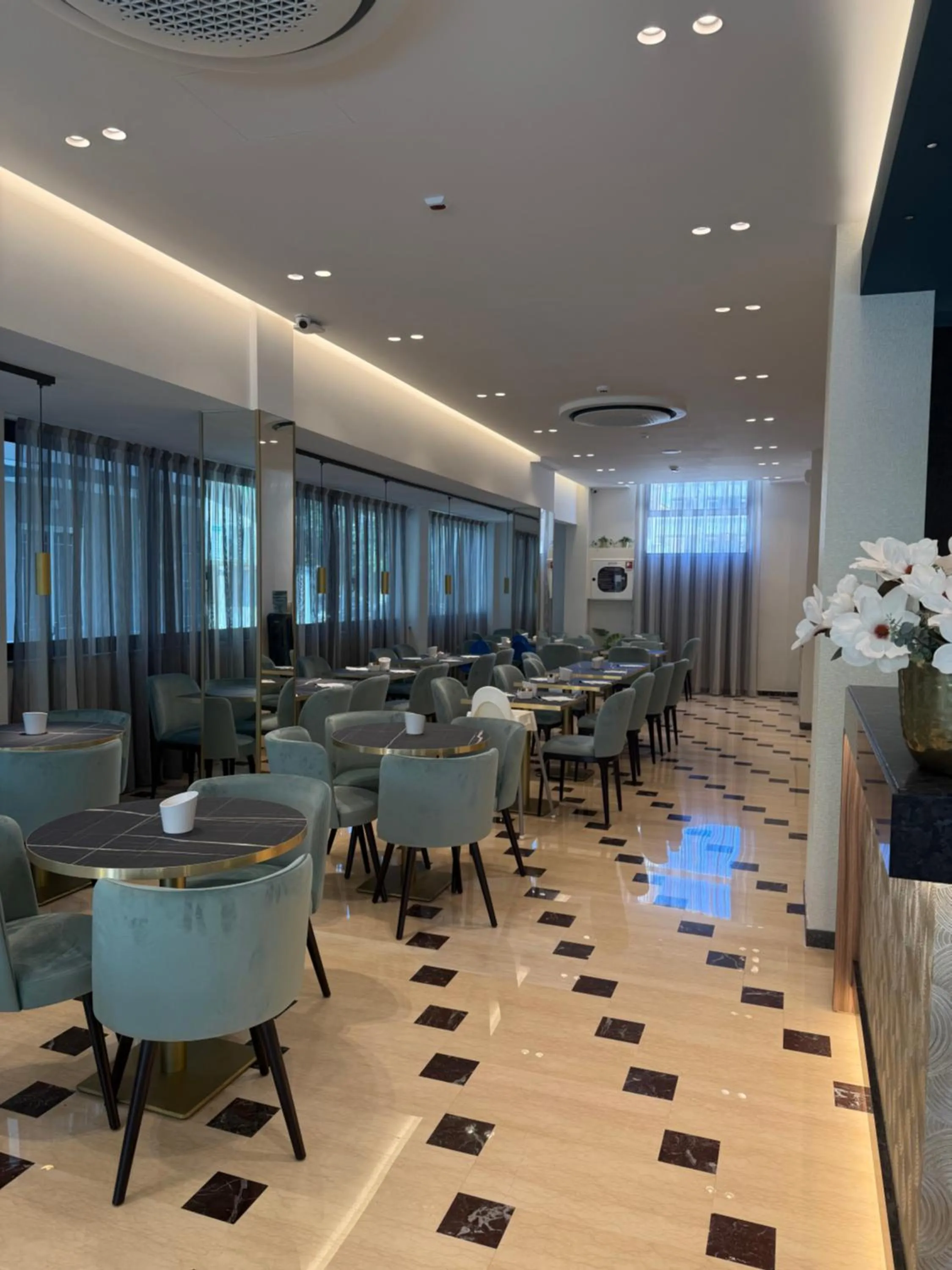 Restaurant/places to eat in Hotel Grazia Riccione