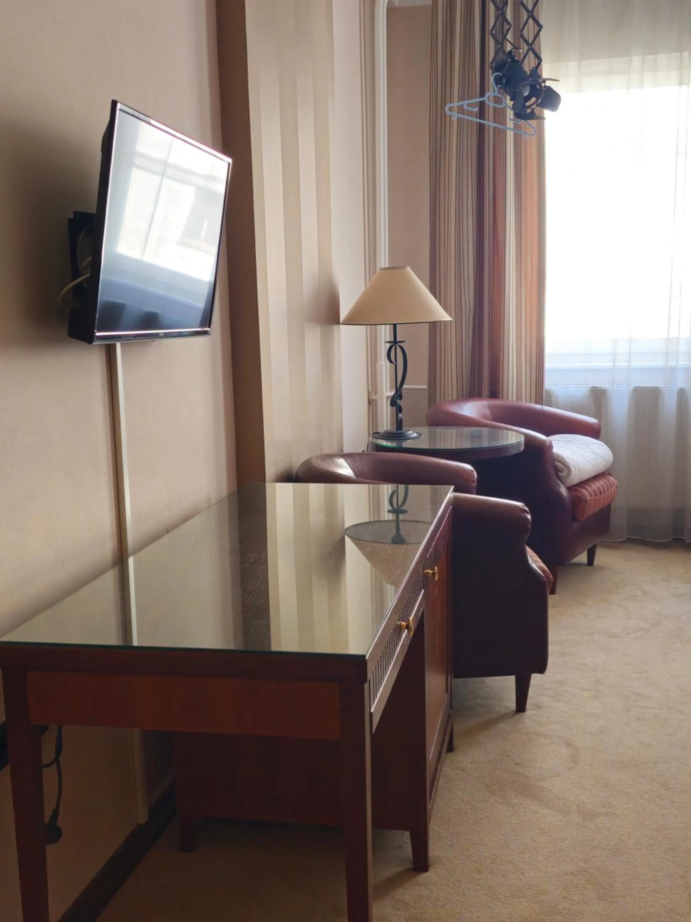 Central Plaza Apartments