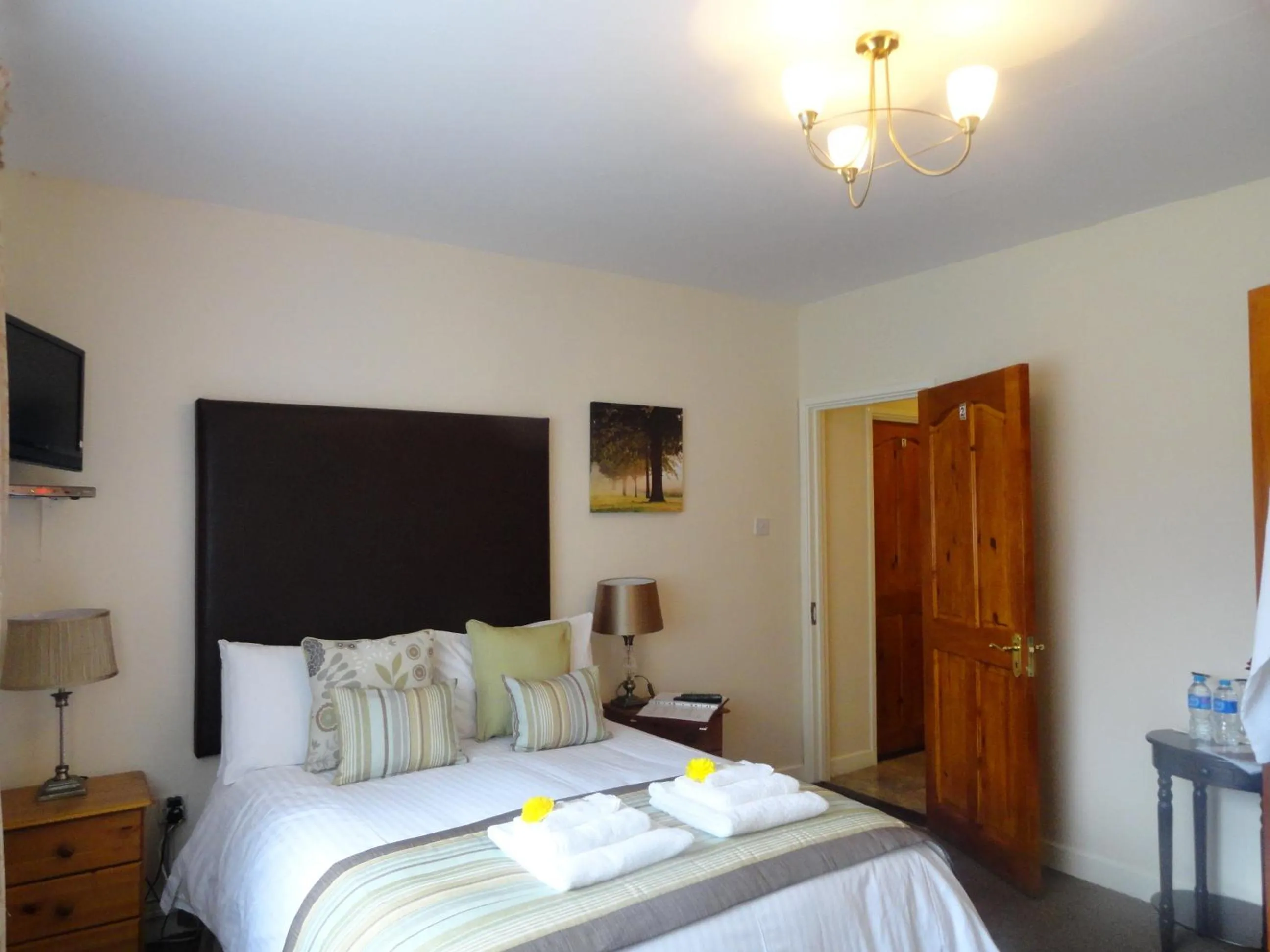 Photo of the whole room in Orley House B&B