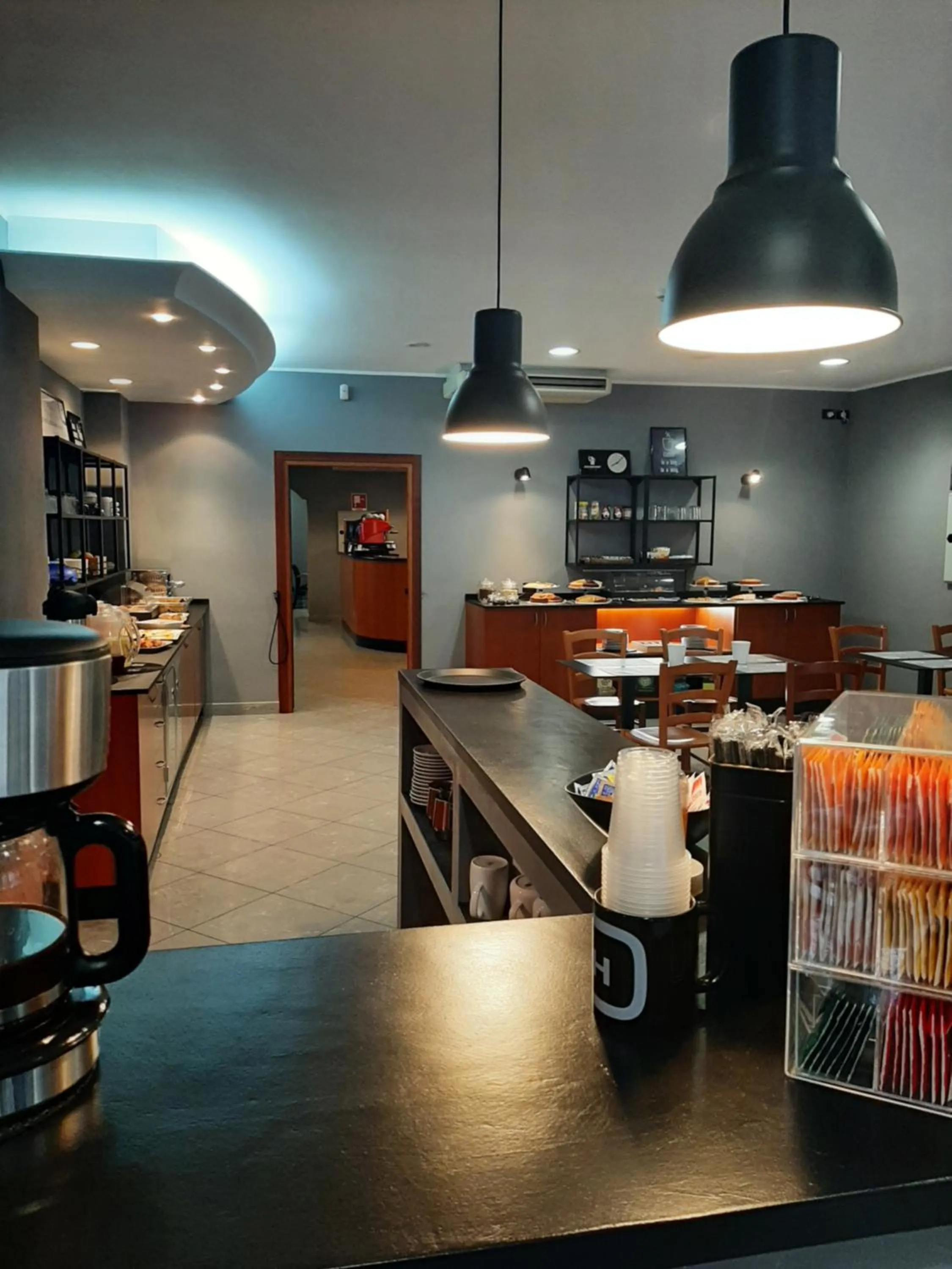 Buffet breakfast in Hotel Originale by ALEhotels