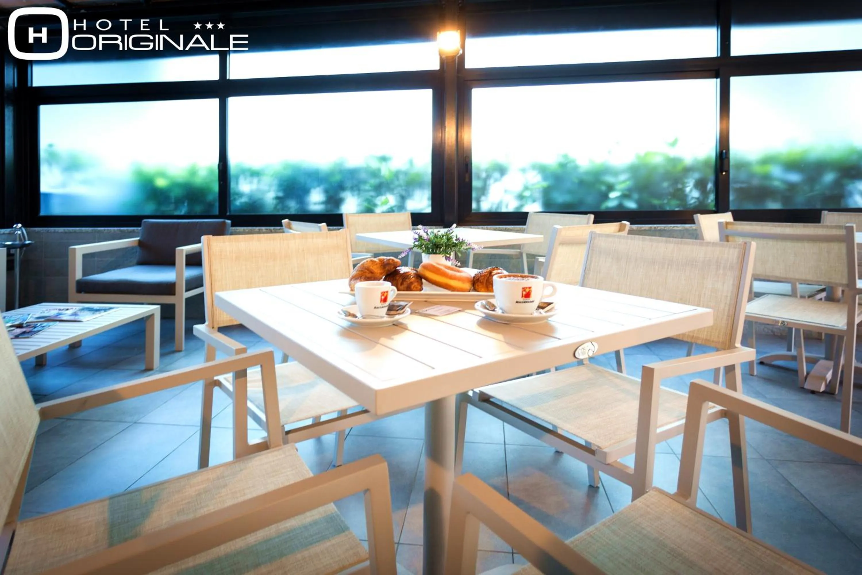 Breakfast in Hotel Originale by ALEhotels