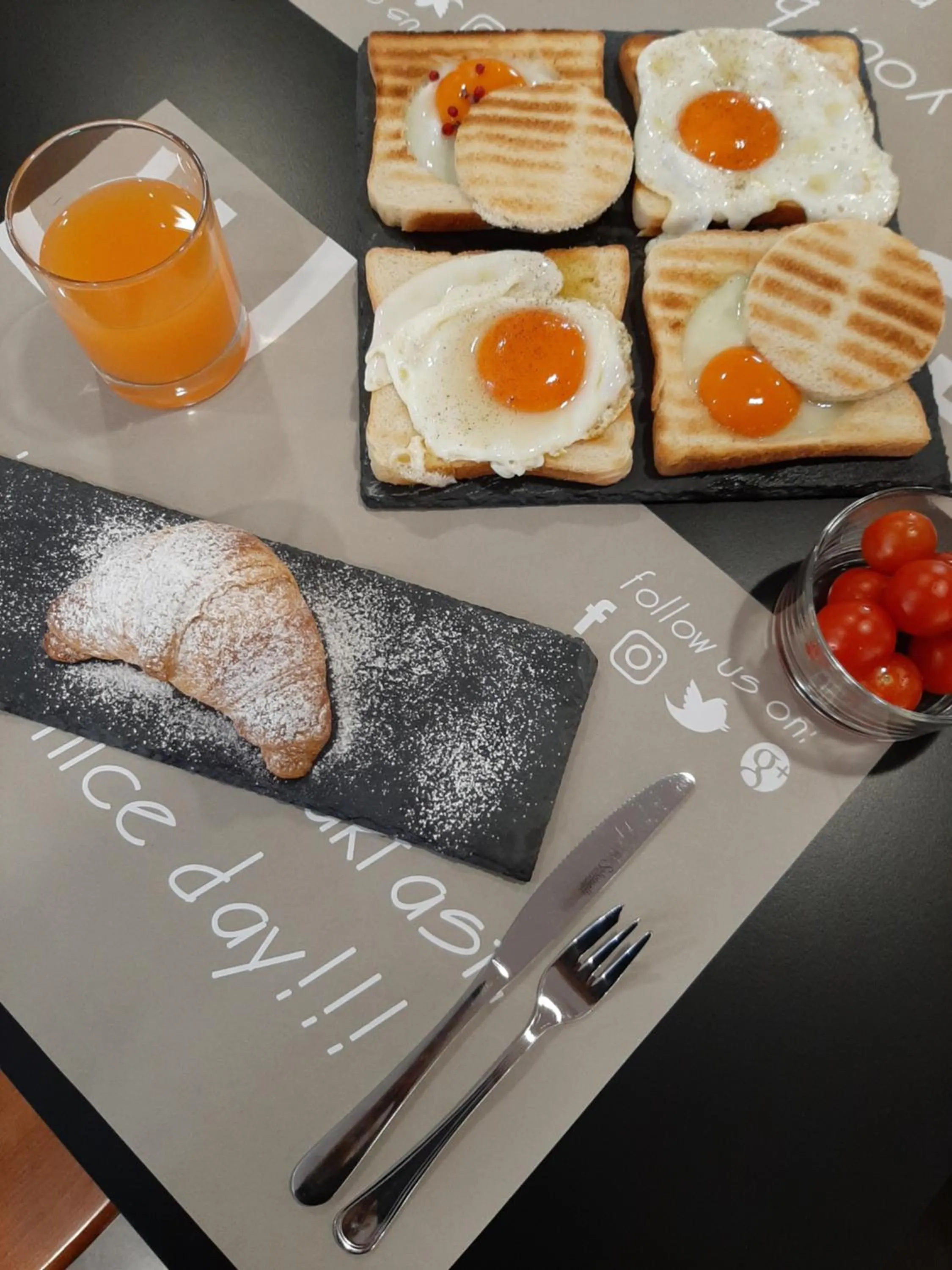Continental breakfast in Hotel Originale by ALEhotels