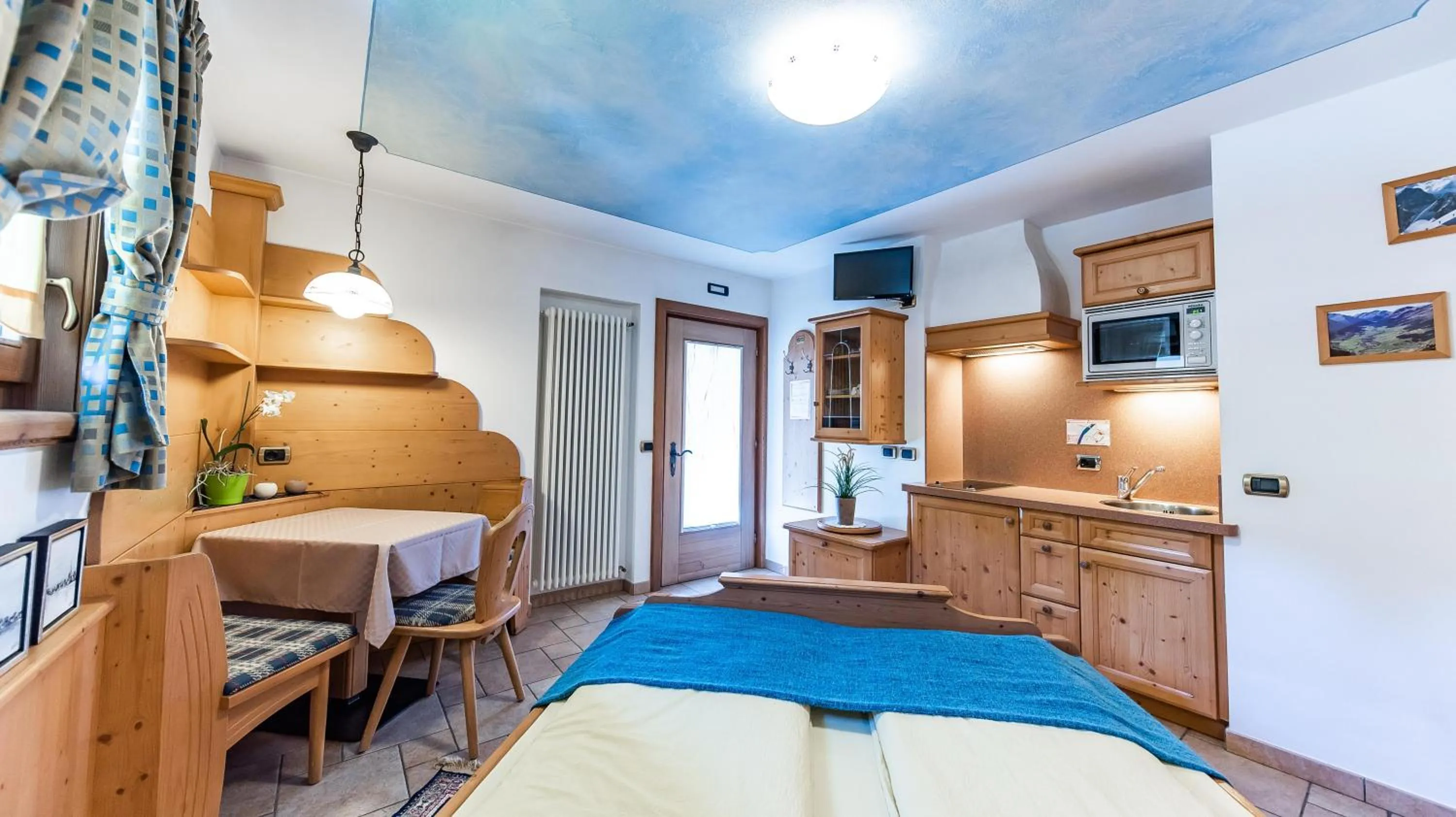 Photo of the whole room, Bed in Chalet Mottolino