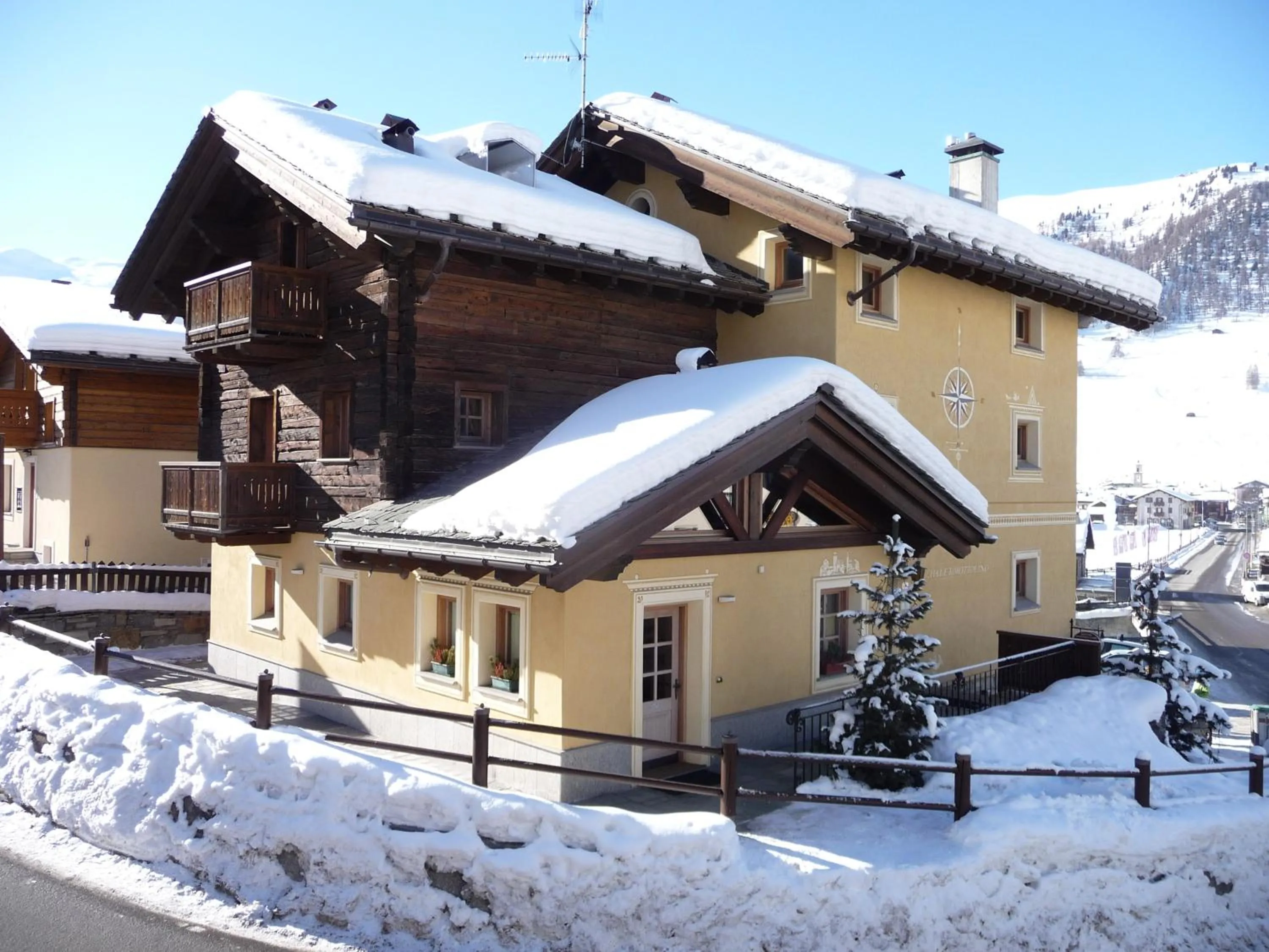 Property building in Chalet Mottolino