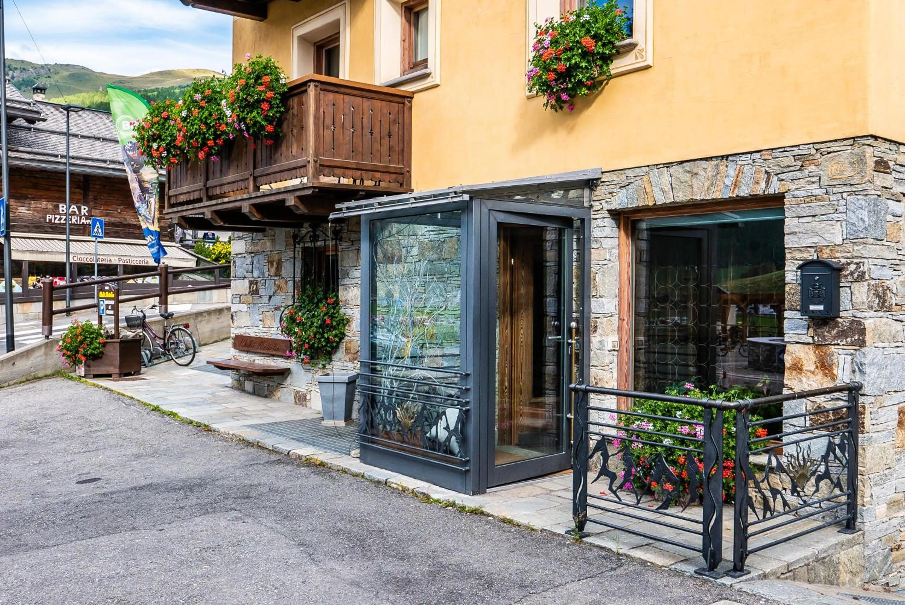 Facade/entrance in Chalet Mottolino