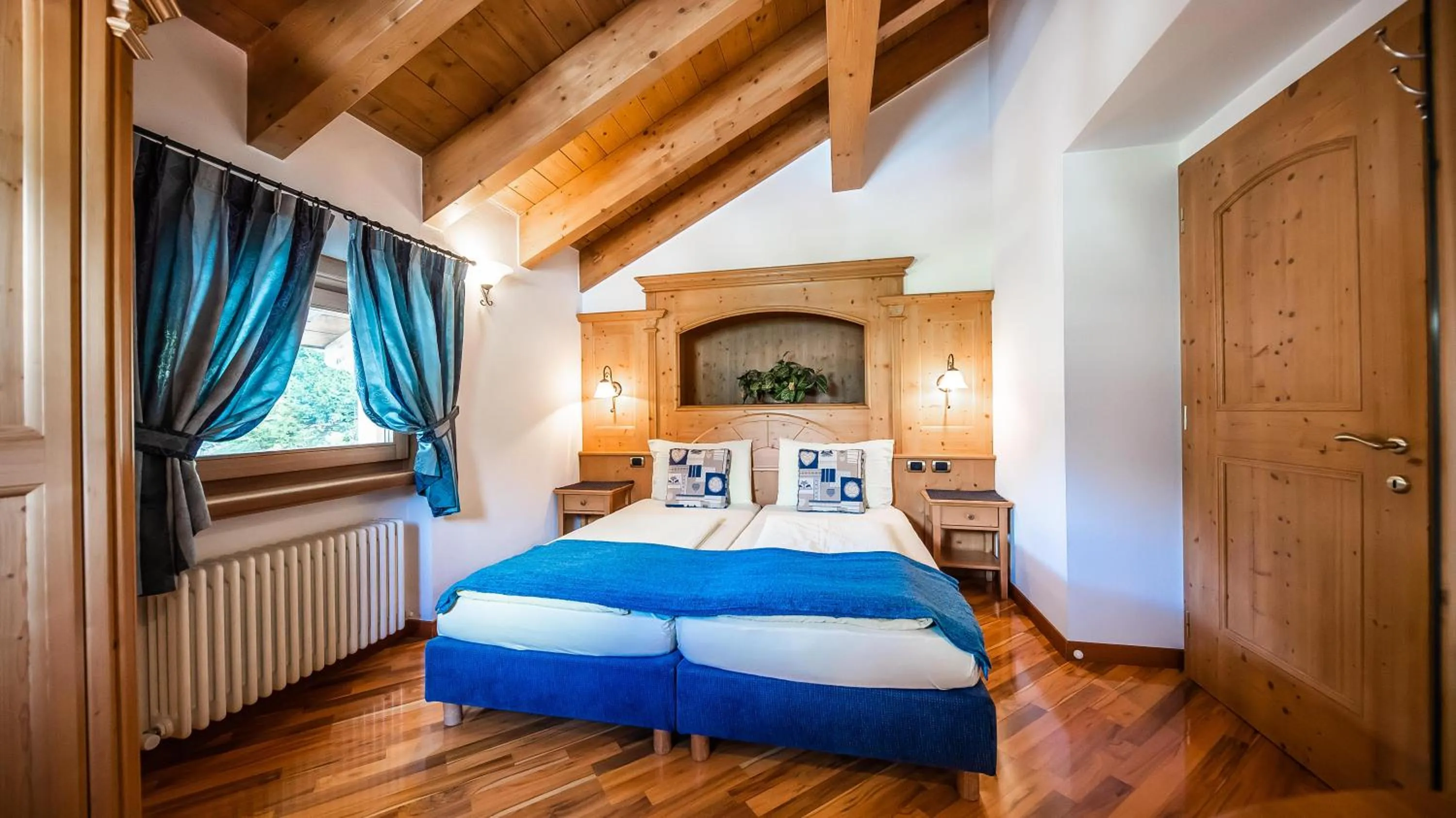Bedroom, Bed in Chalet Mottolino