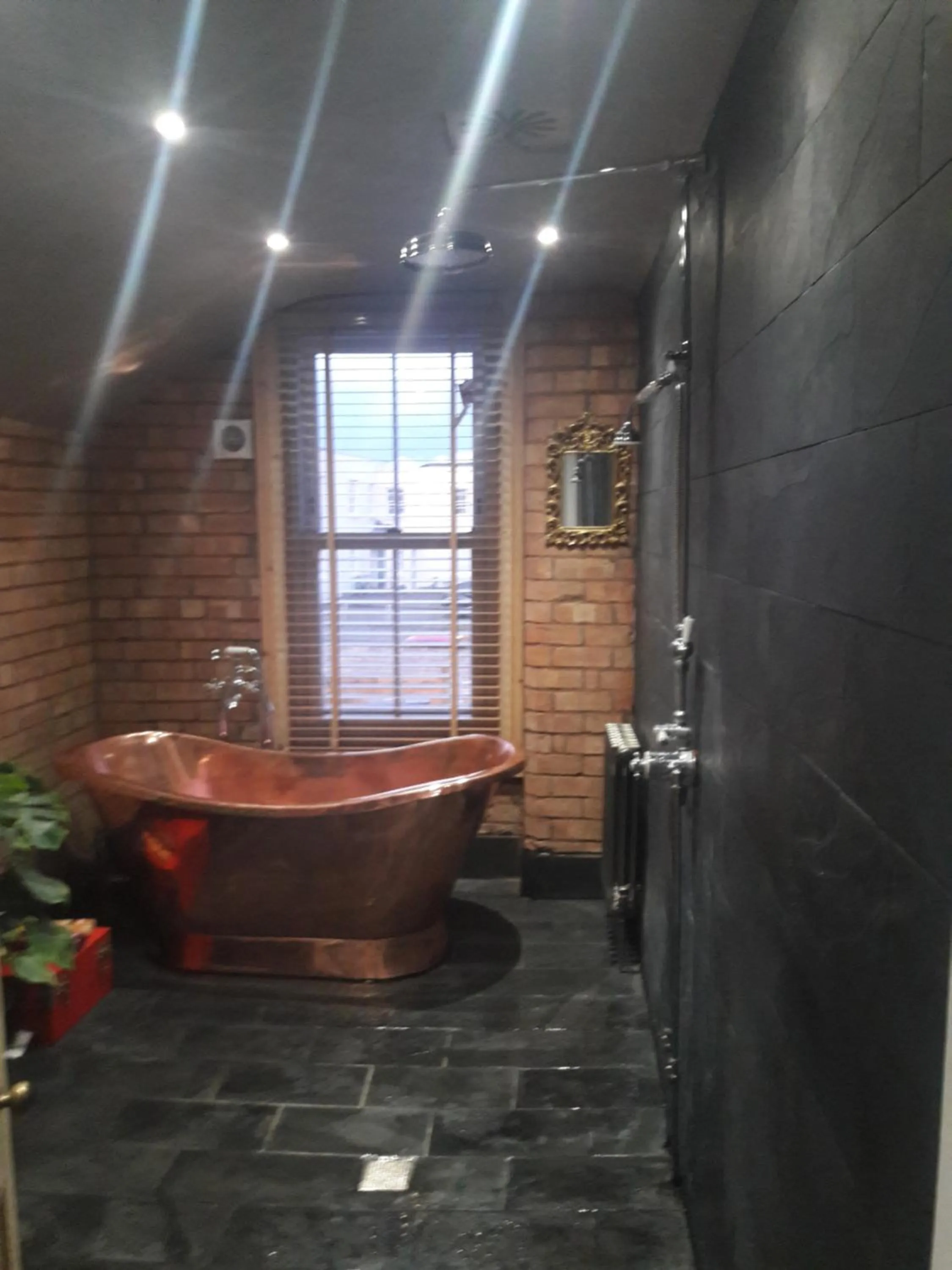 Bathroom in Simpsons Cottage - Grove Road Cottages