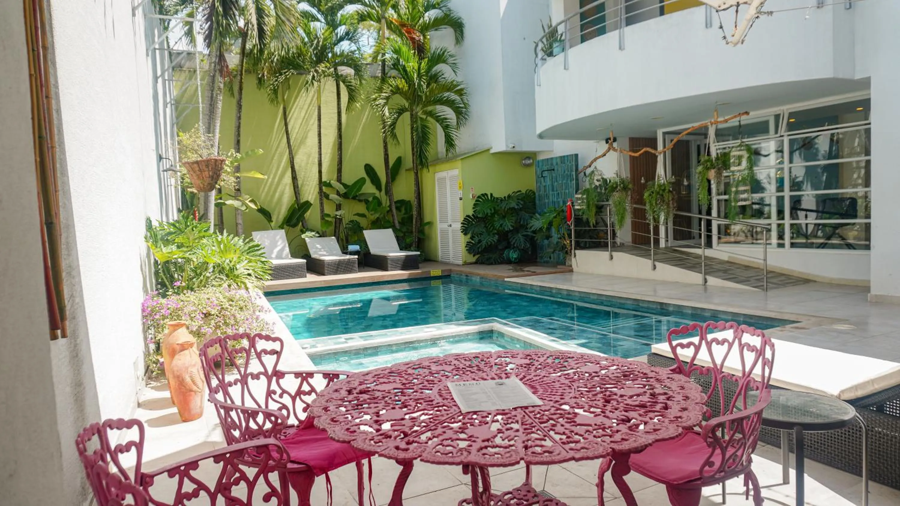 Swimming pool in Malik Hotel Boutique