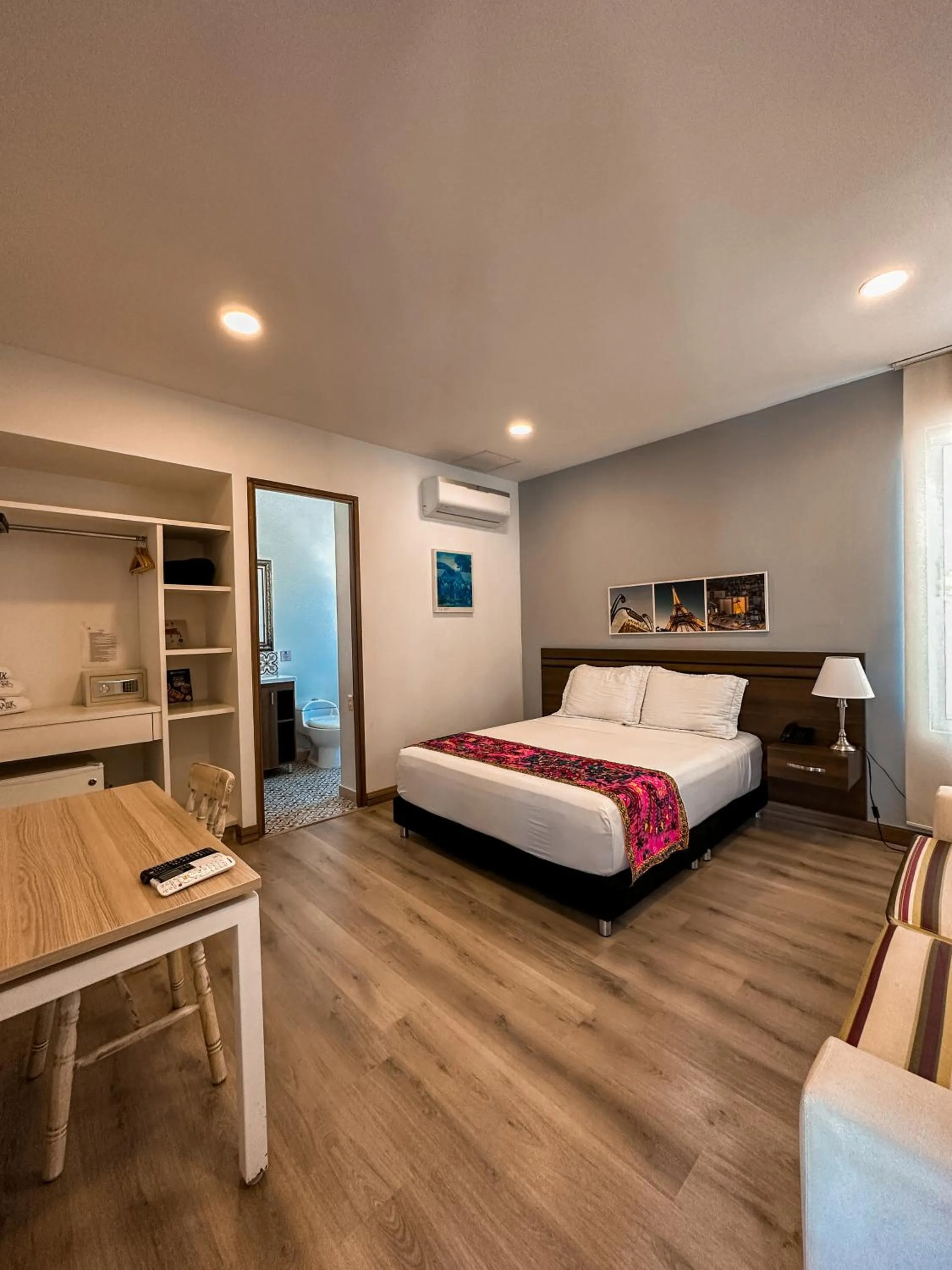 Bedroom, Bed in Malik Hotel Boutique