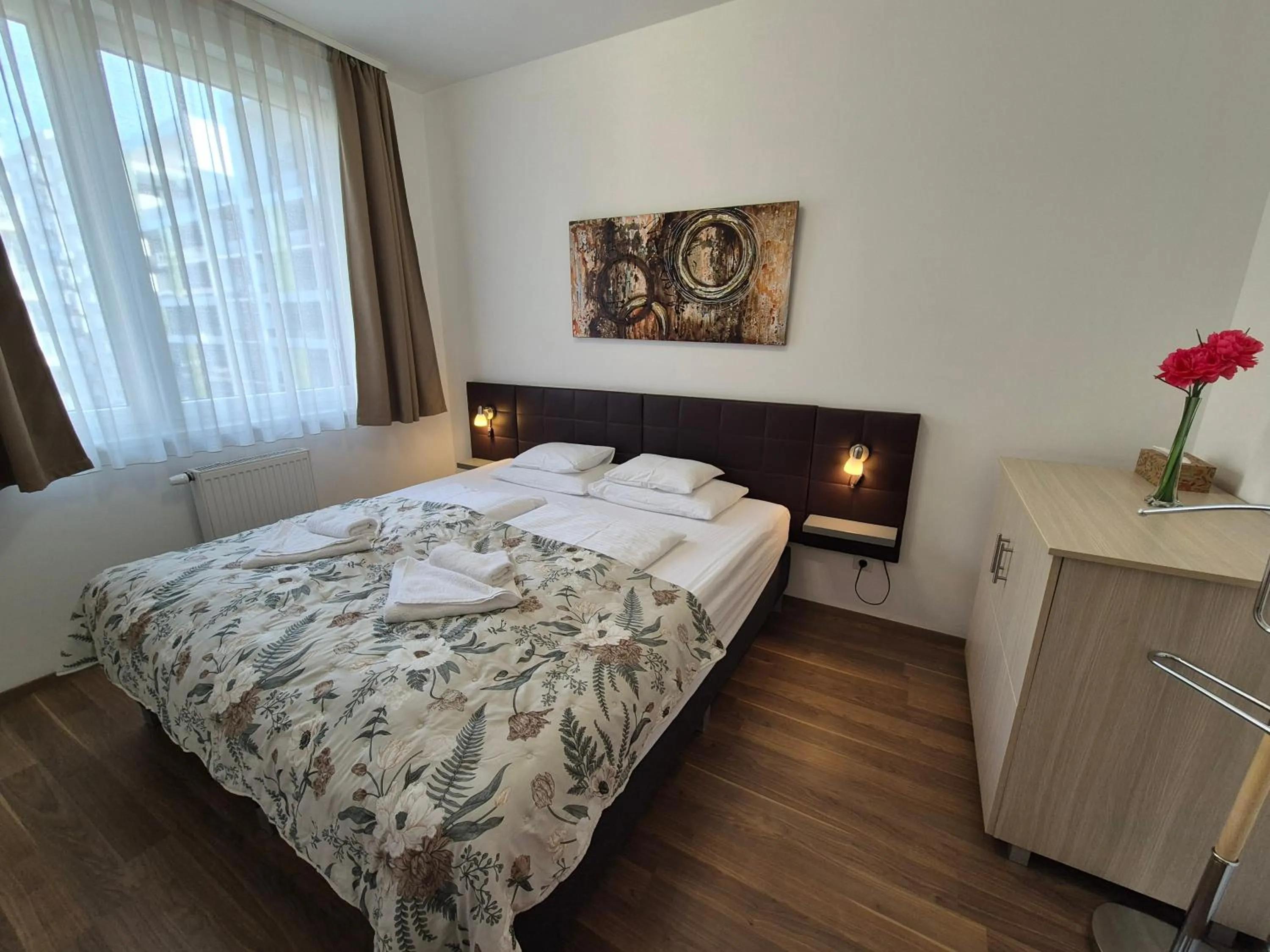 Bedroom, Bed in Corvin Residence Apartments