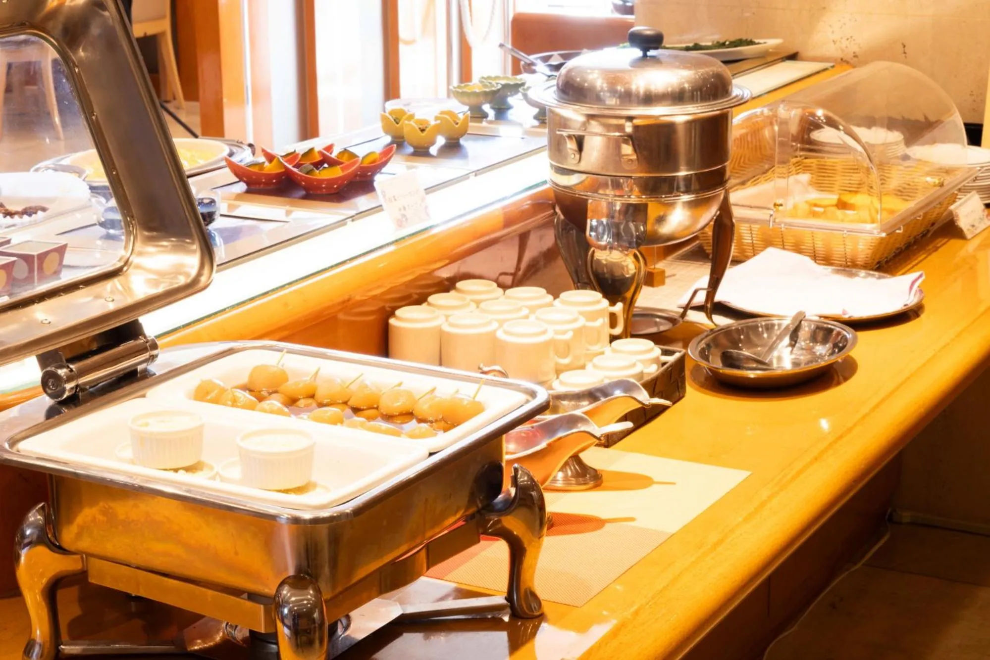 Breakfast in New Grand Hotel