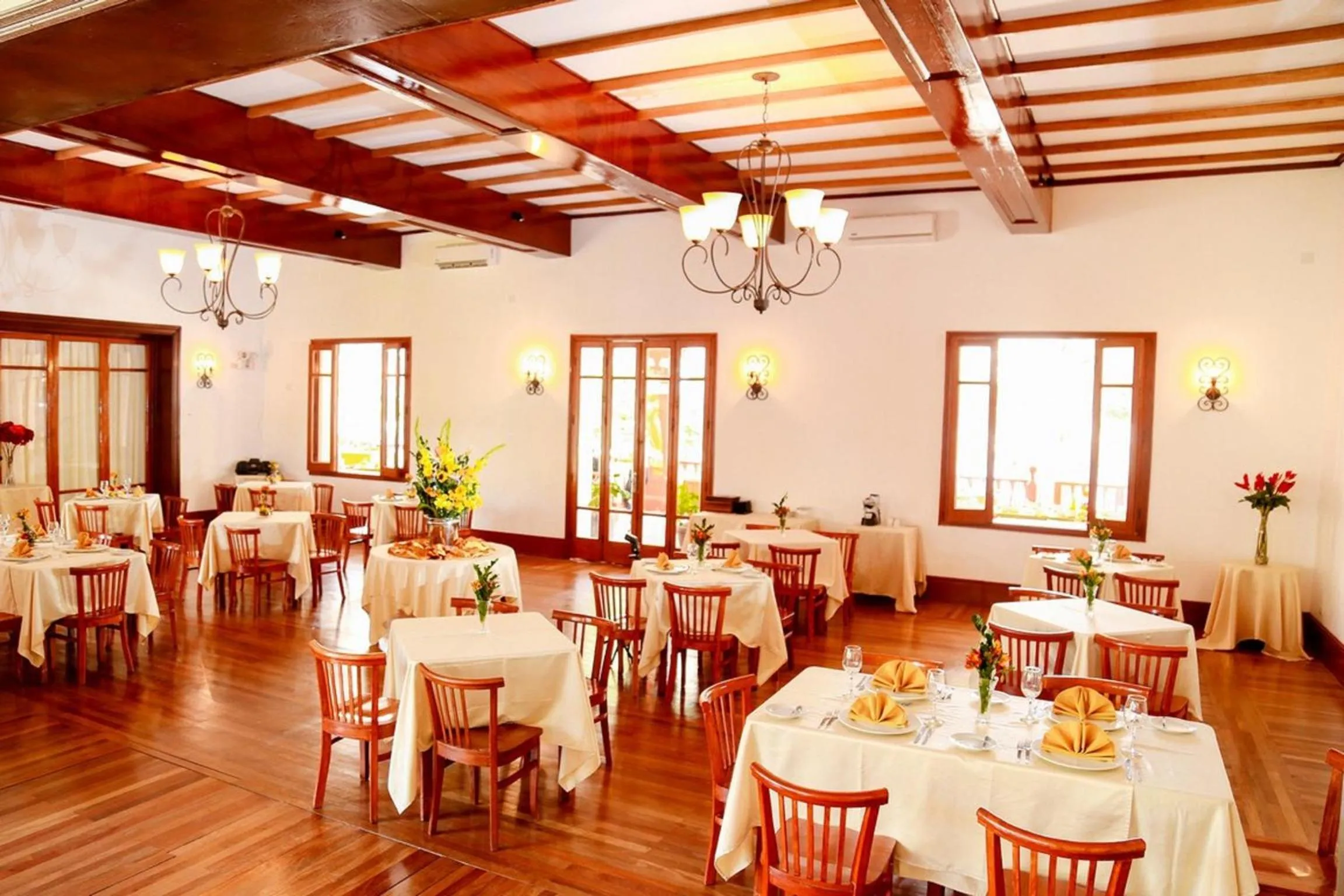 Restaurant/places to eat in DM Hoteles Mossone - Ica