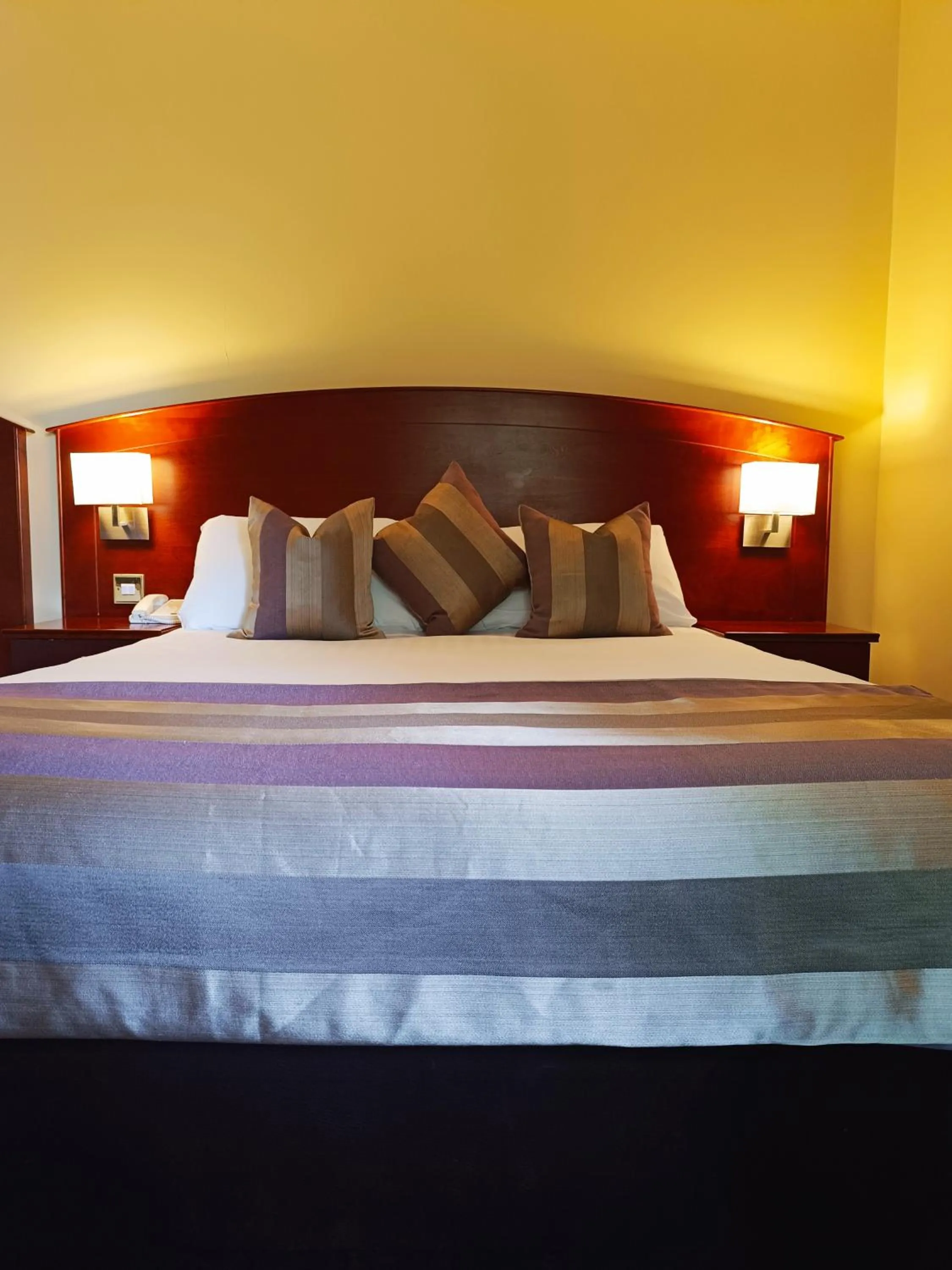 Bed in Aherlow House Hotel & Lodges
