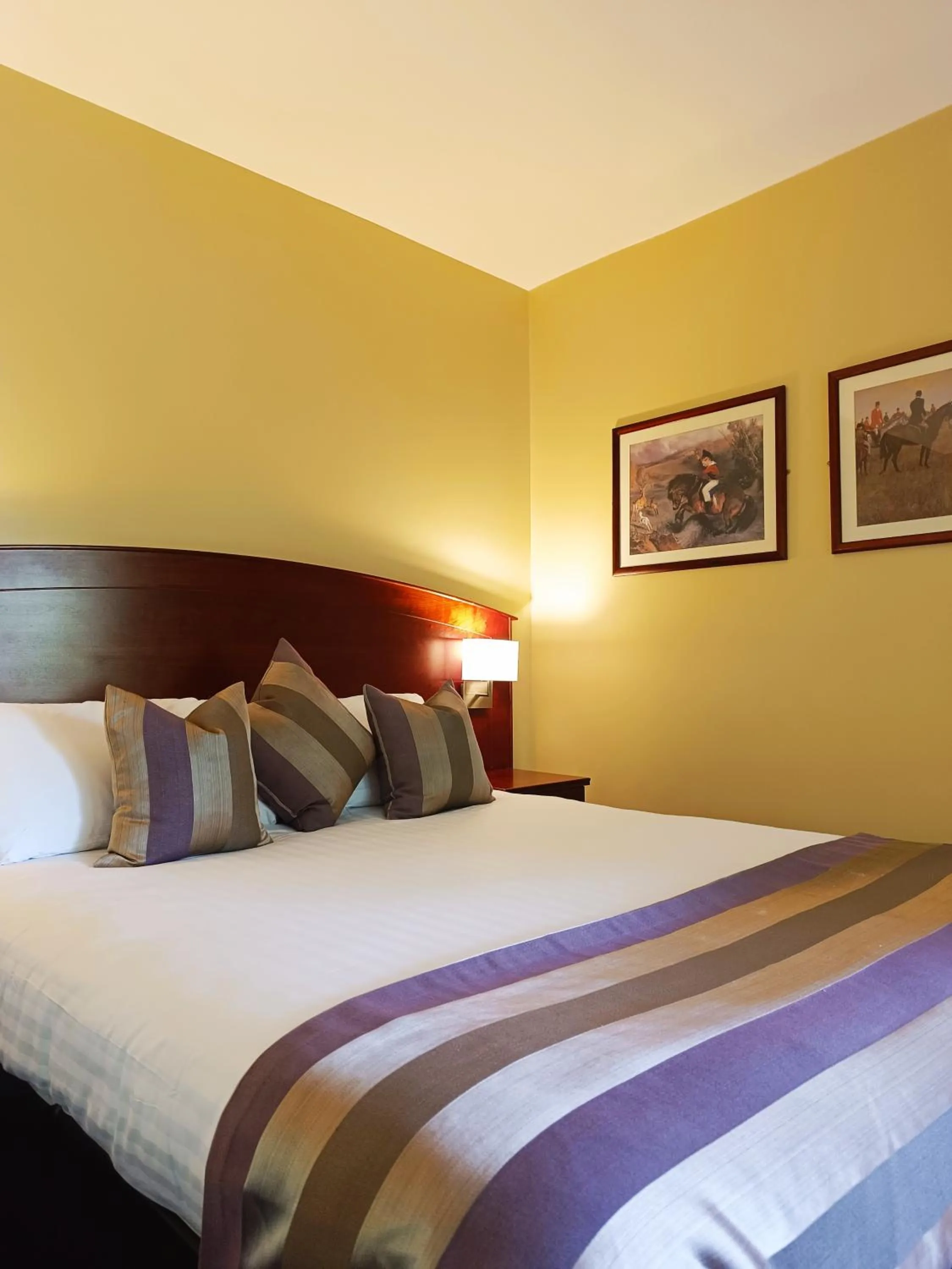 Bed in Aherlow House Hotel & Lodges