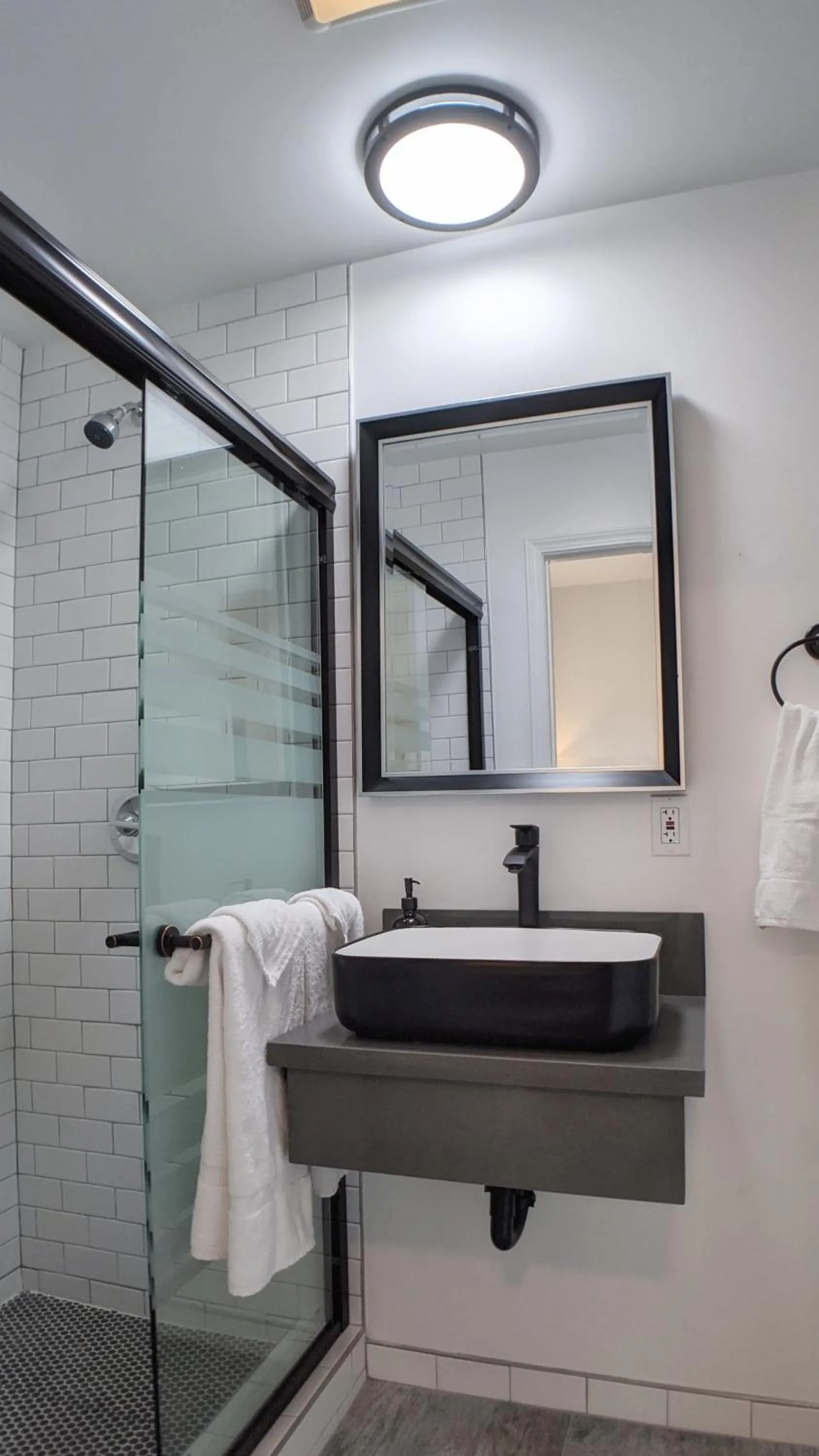 Bathroom in Anchor Pointe Inn