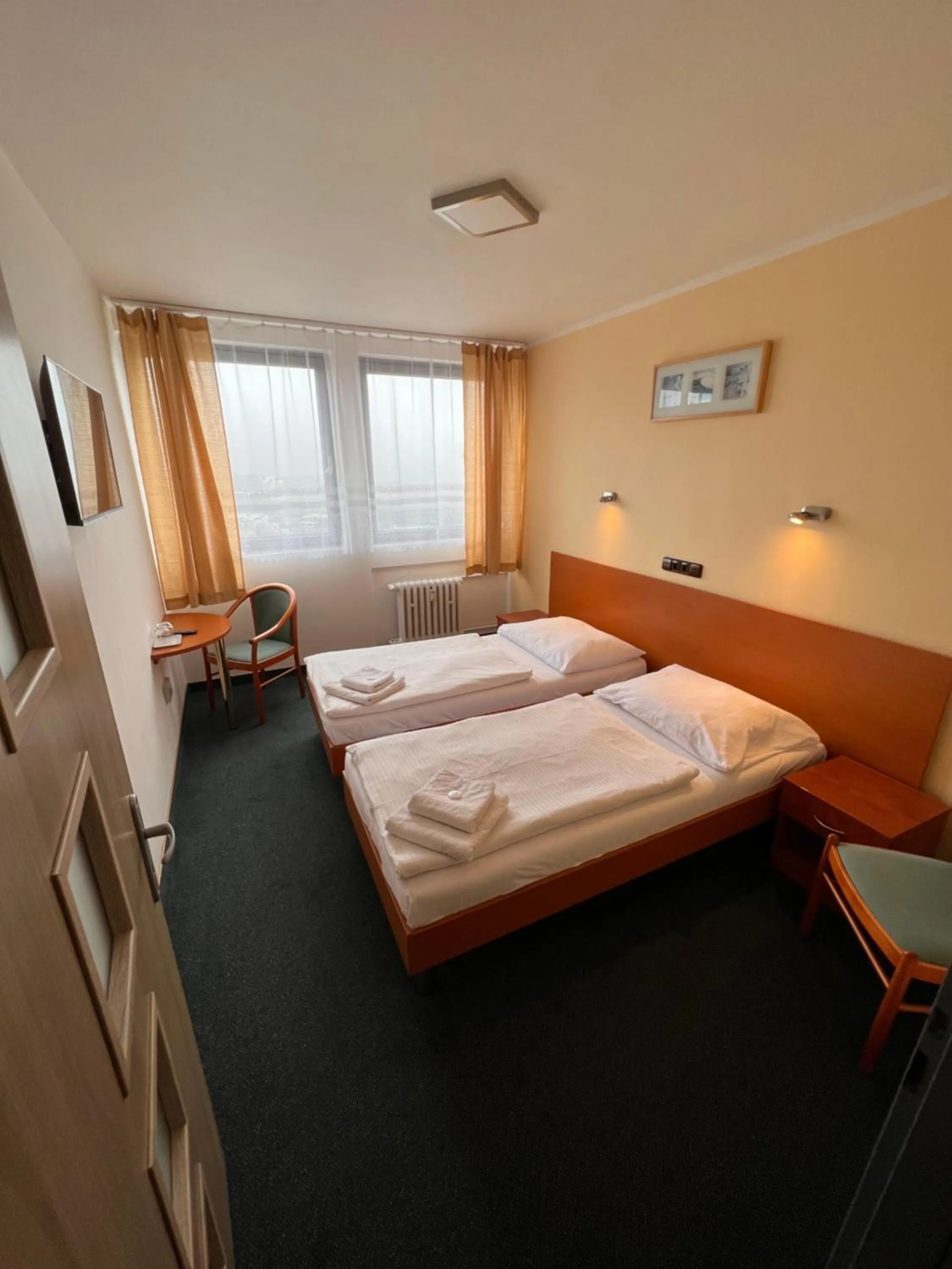 Photo of the whole room, Bed in Hotel Labe