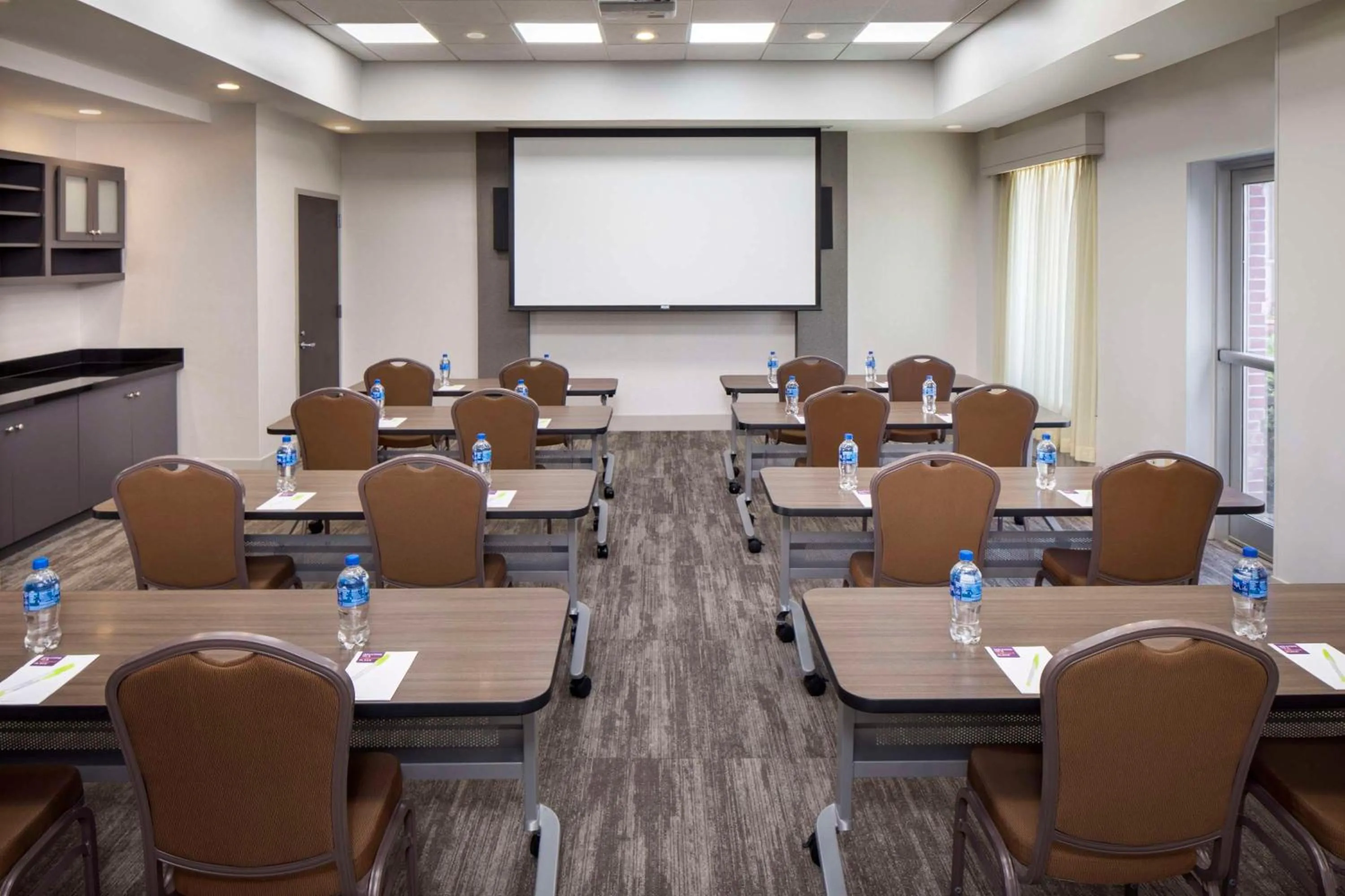 Meeting/conference room in Hyatt Place Long Island East End