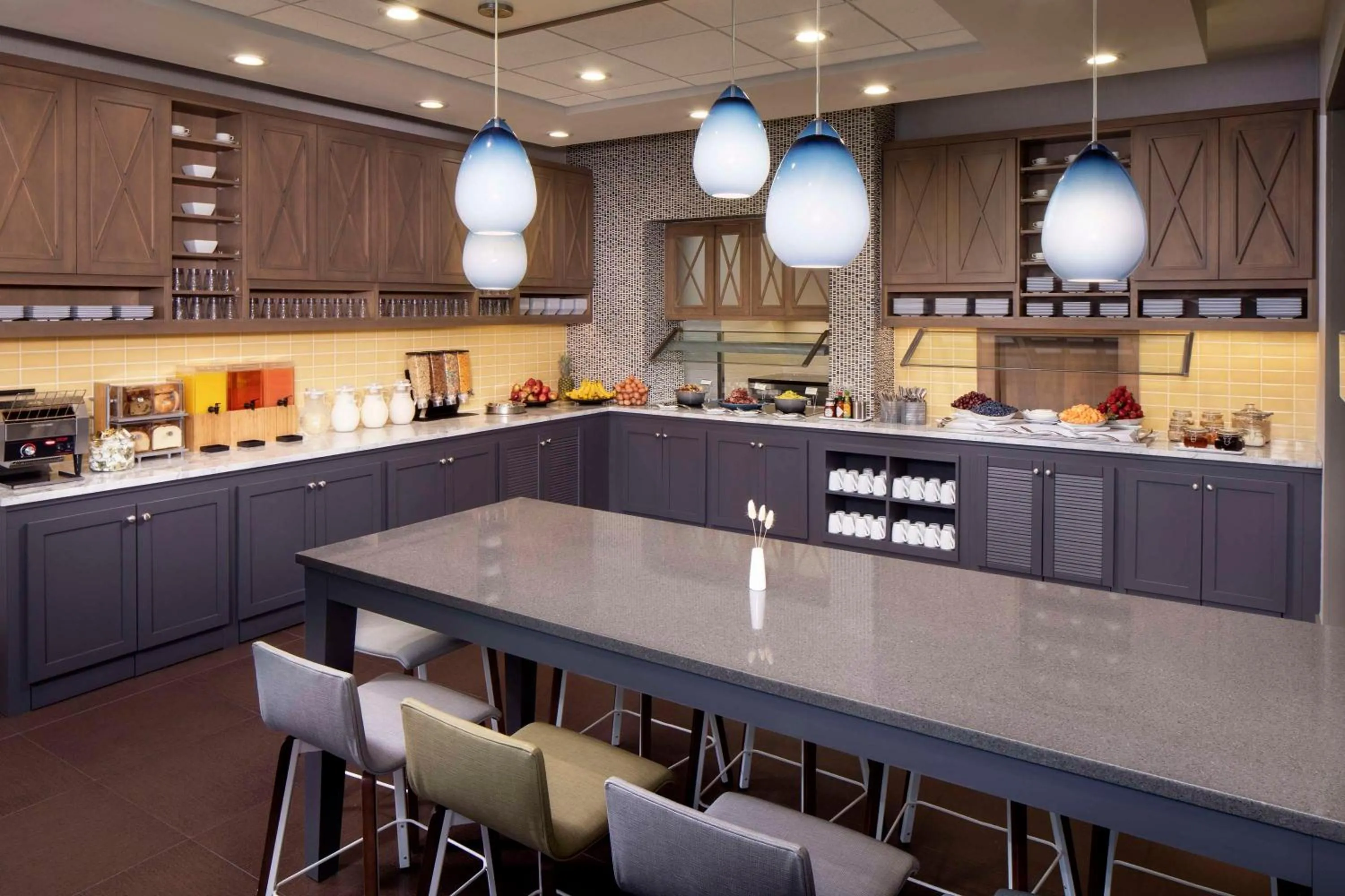 Restaurant/places to eat in Hyatt Place Long Island East End