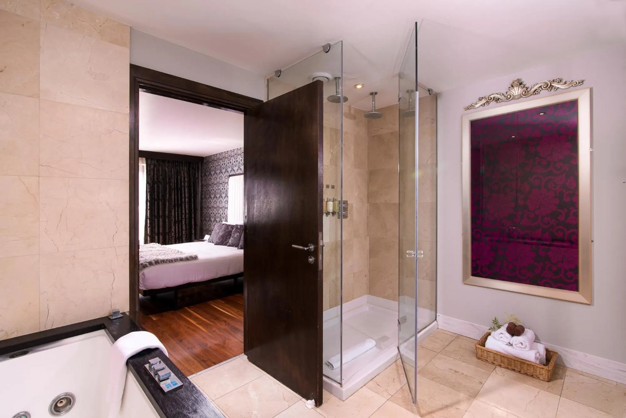 Bathroom, Bed in The Twelve Hotel