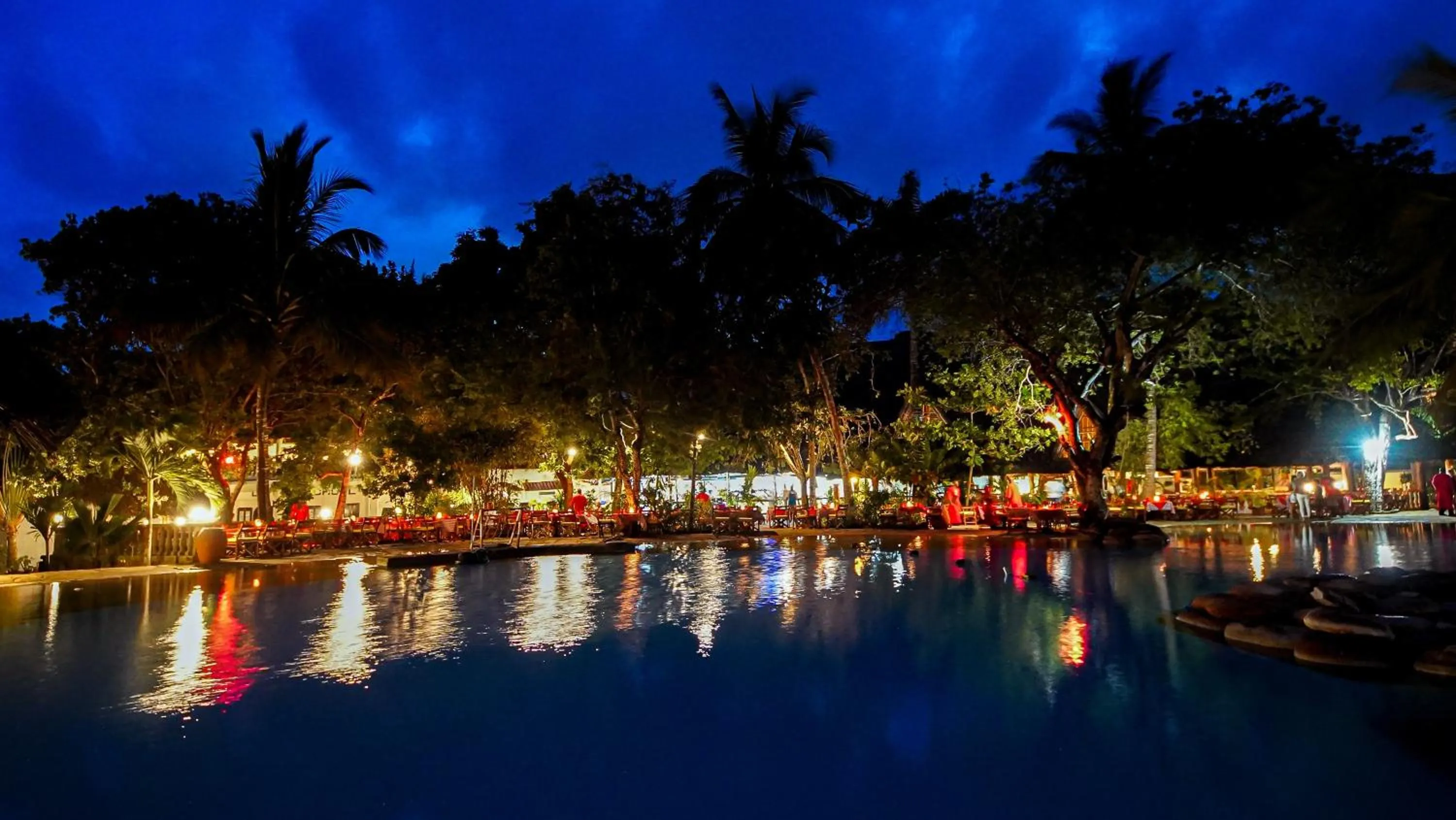 BBQ facilities in Papillon Lagoon Reef Hotel