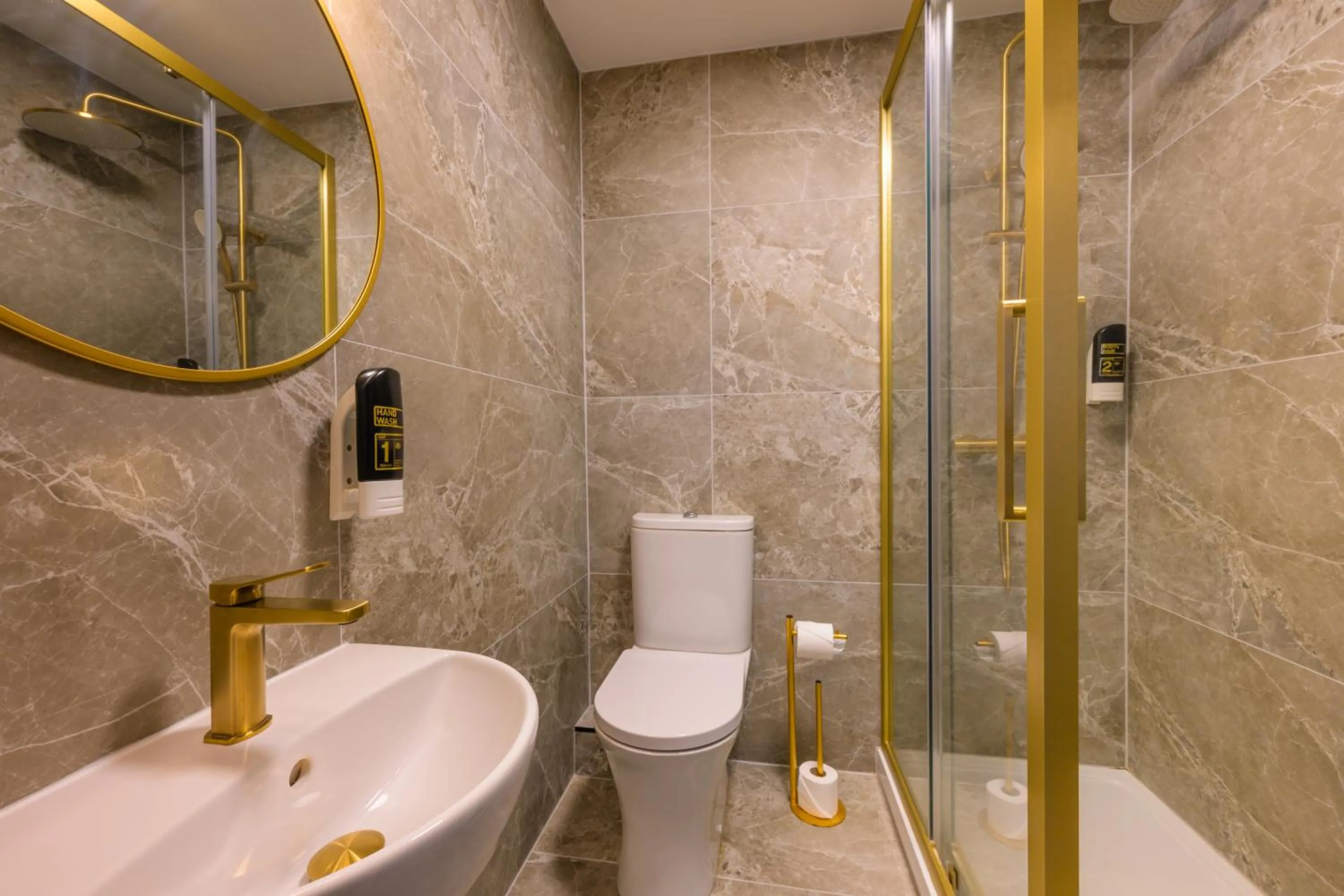 Bathroom in Hotel St George by Nina