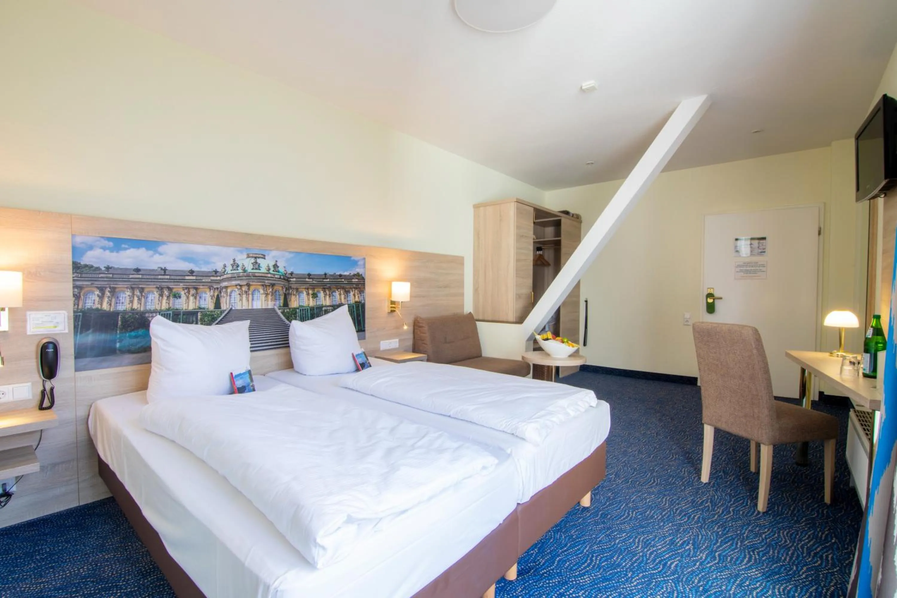 Family, Bed in Seehotel Grunewald