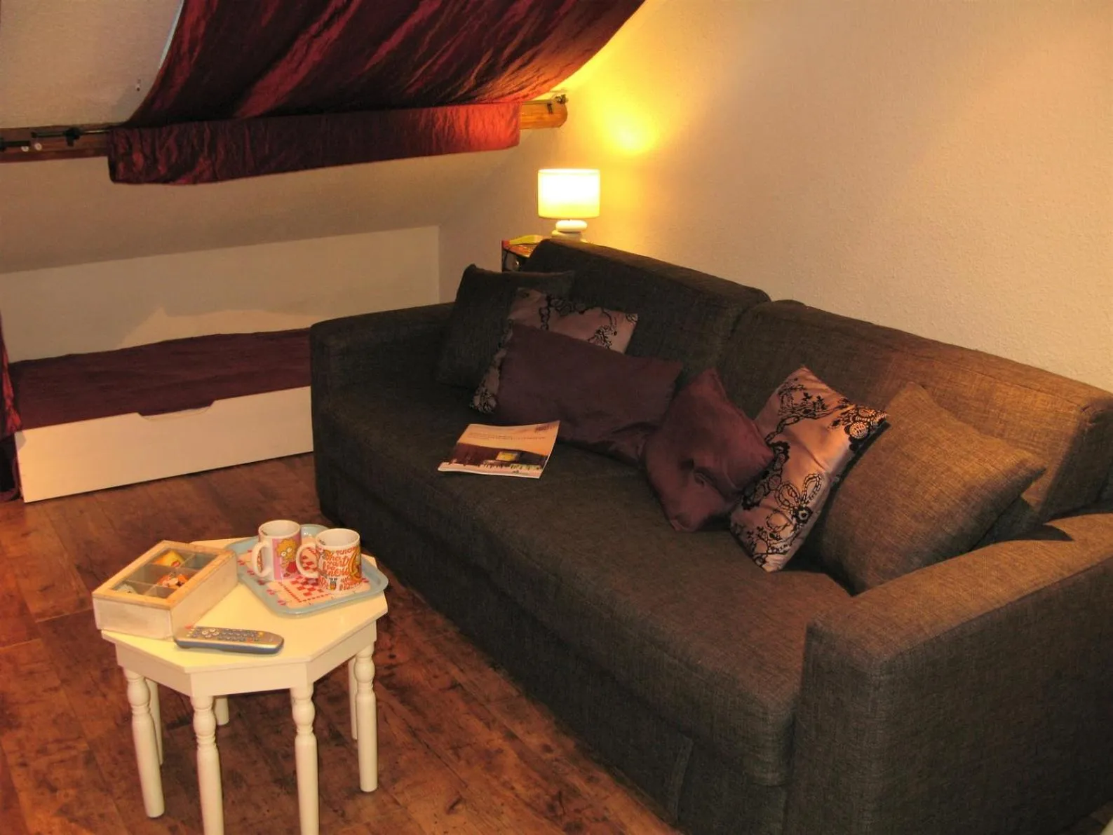 Property building in Les Chambres de l'Ile