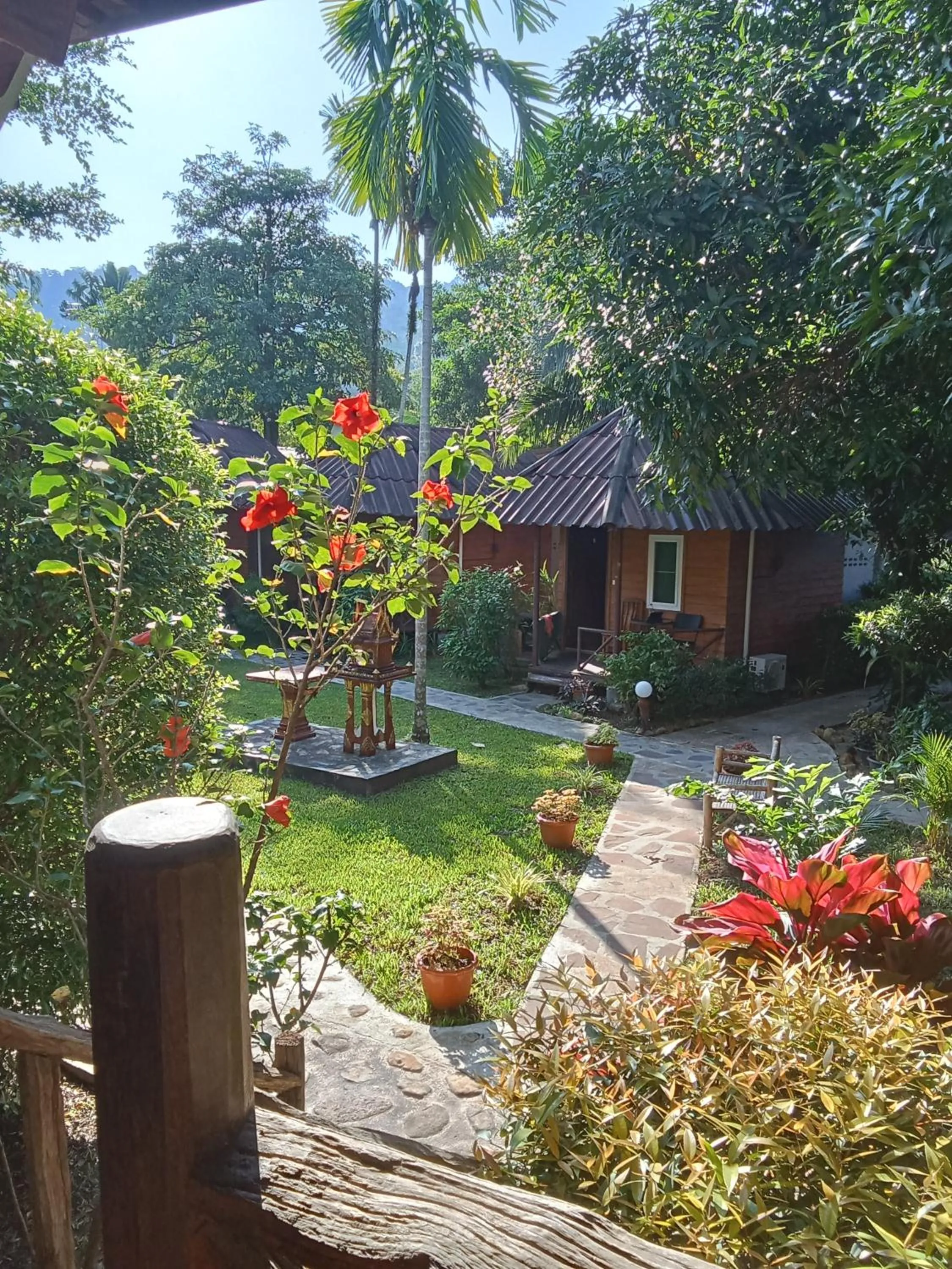 Deluxe Bungalow with Garden View in Jungle View Resort