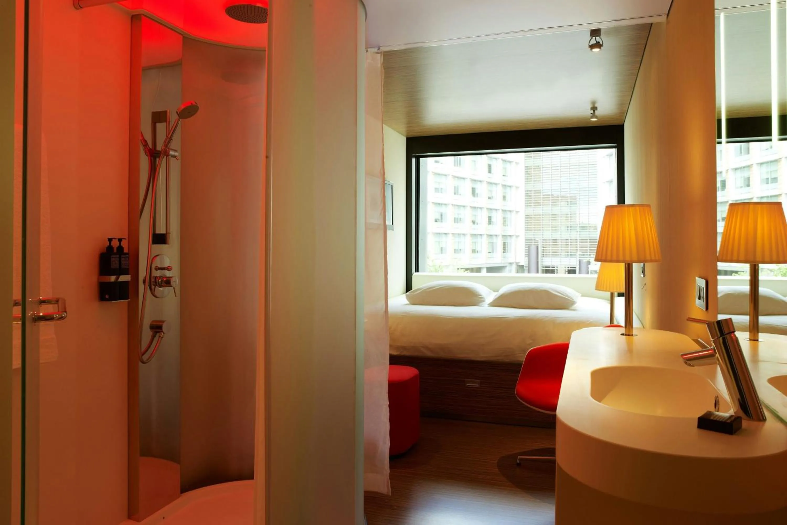 Bedroom, Bed in citizenM London Bankside