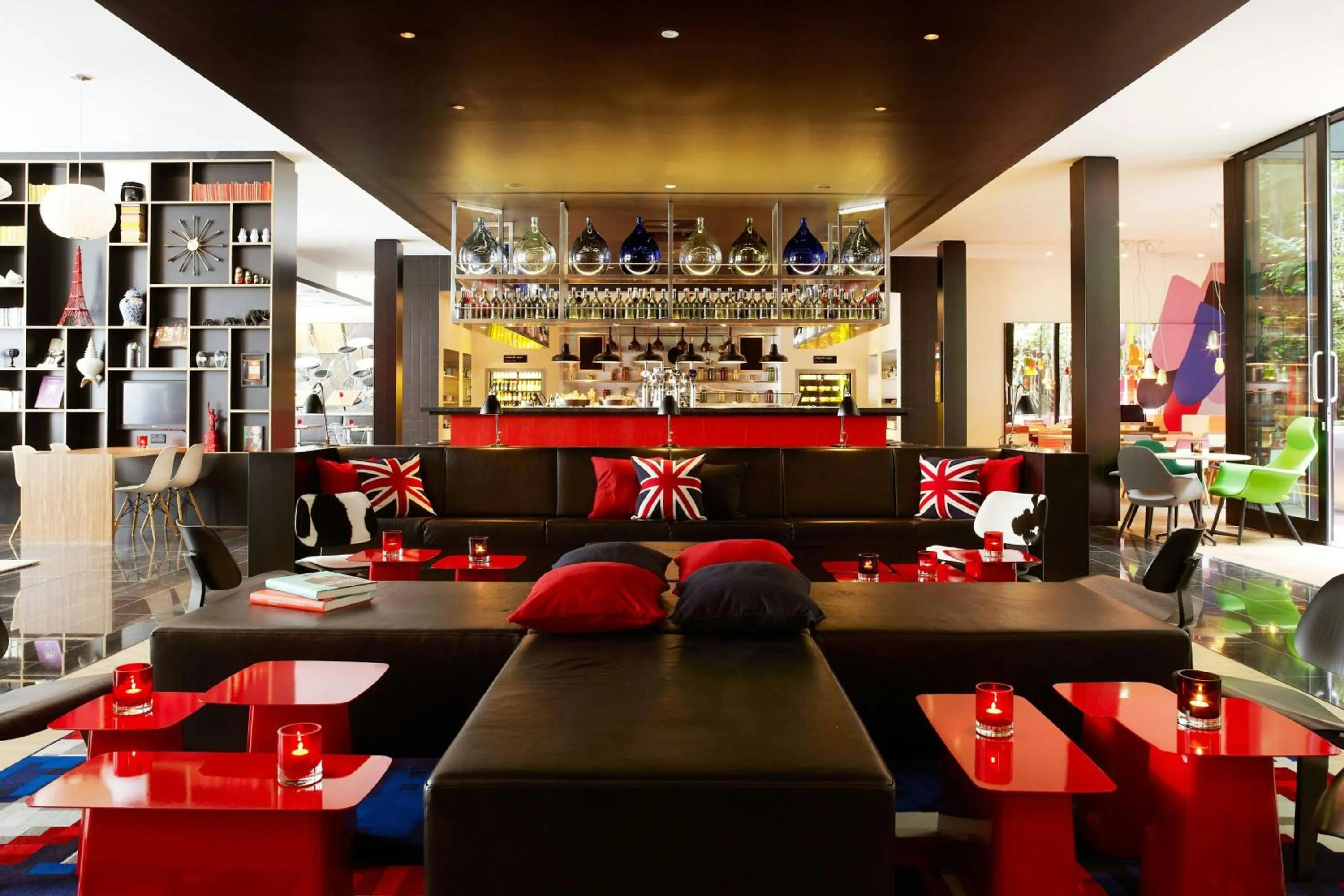 Lobby or reception in citizenM London Bankside