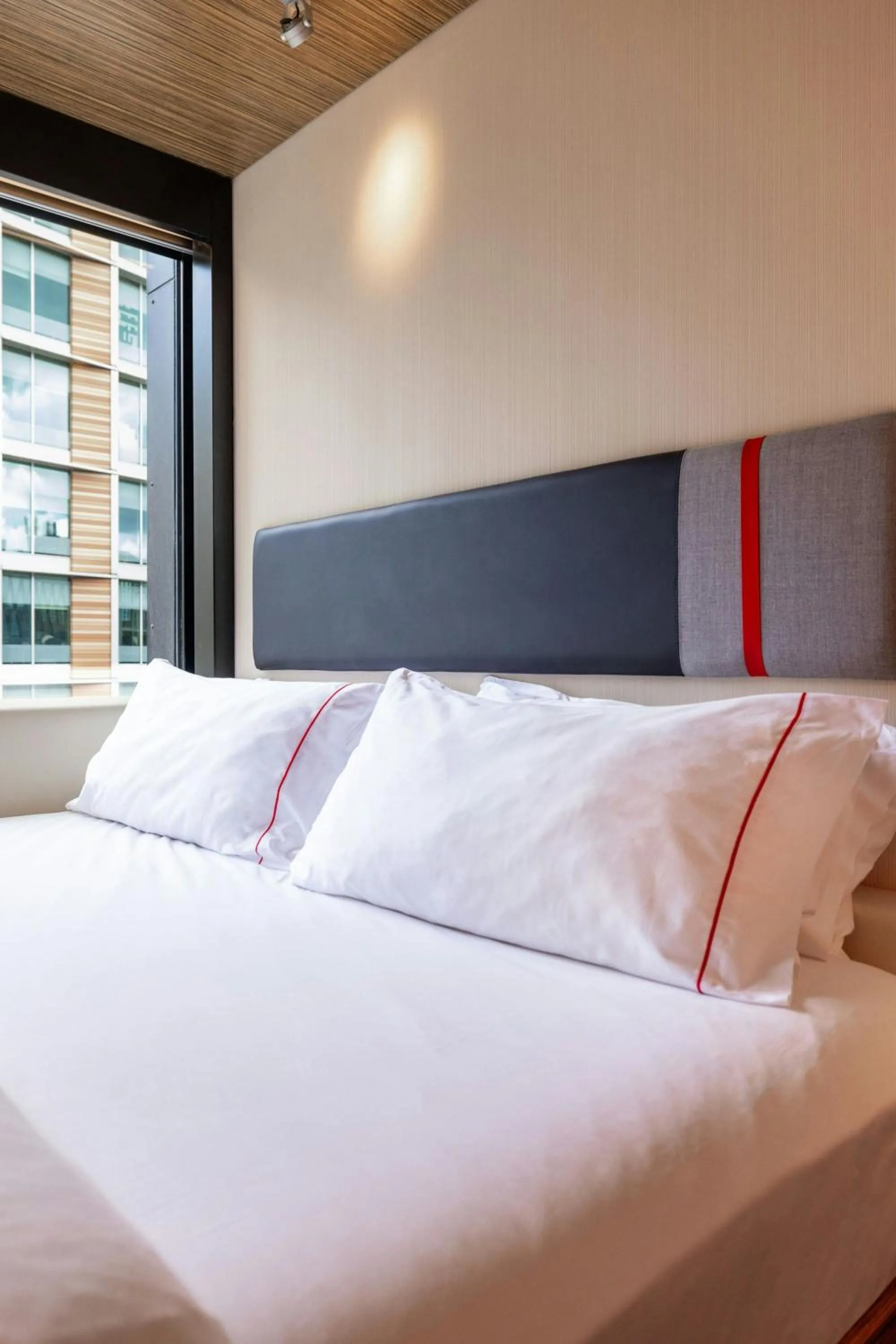 Bedroom, Bed in citizenM London Bankside