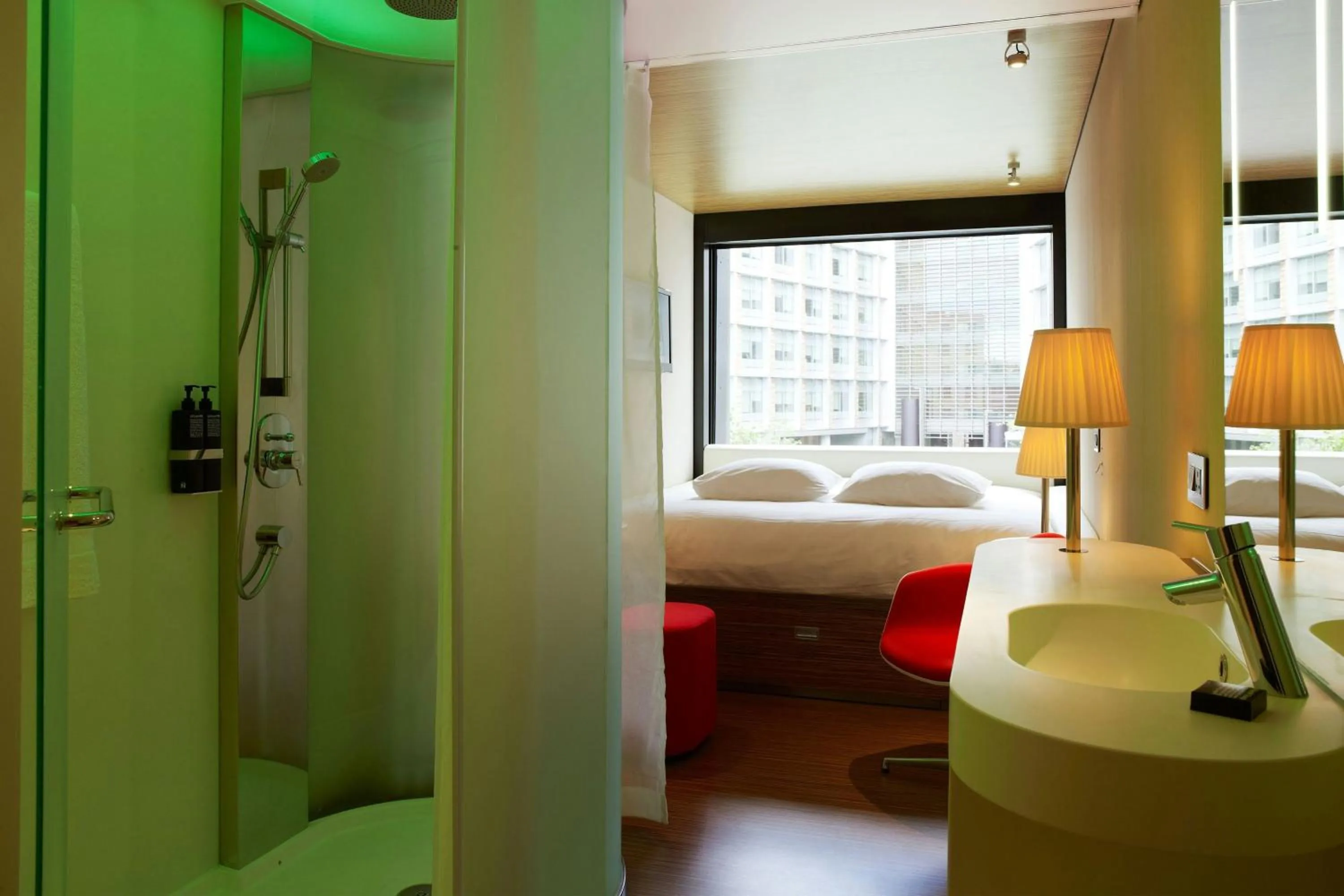 Bedroom, Bed in citizenM London Bankside