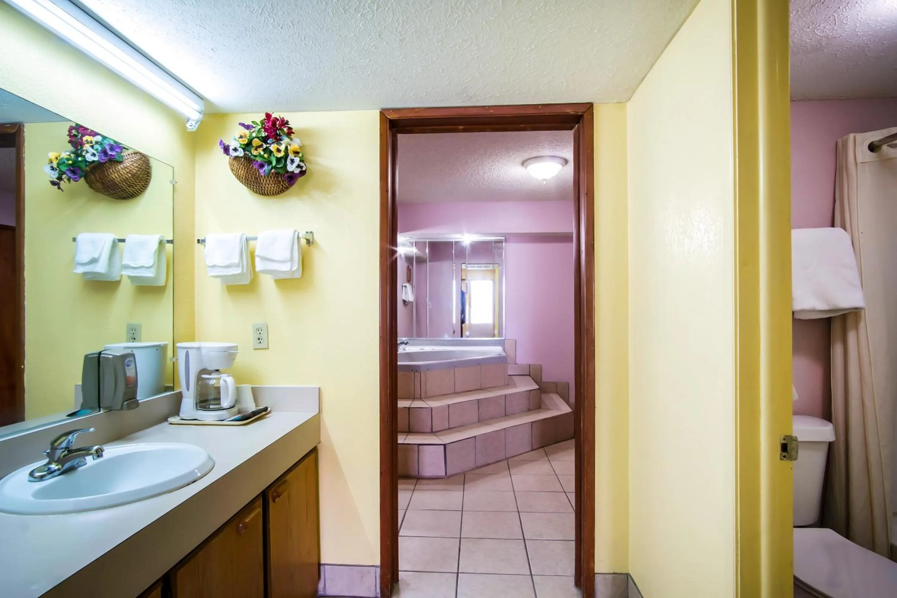 Bathroom in OYO Hotel Hutchinson West 4th Ave