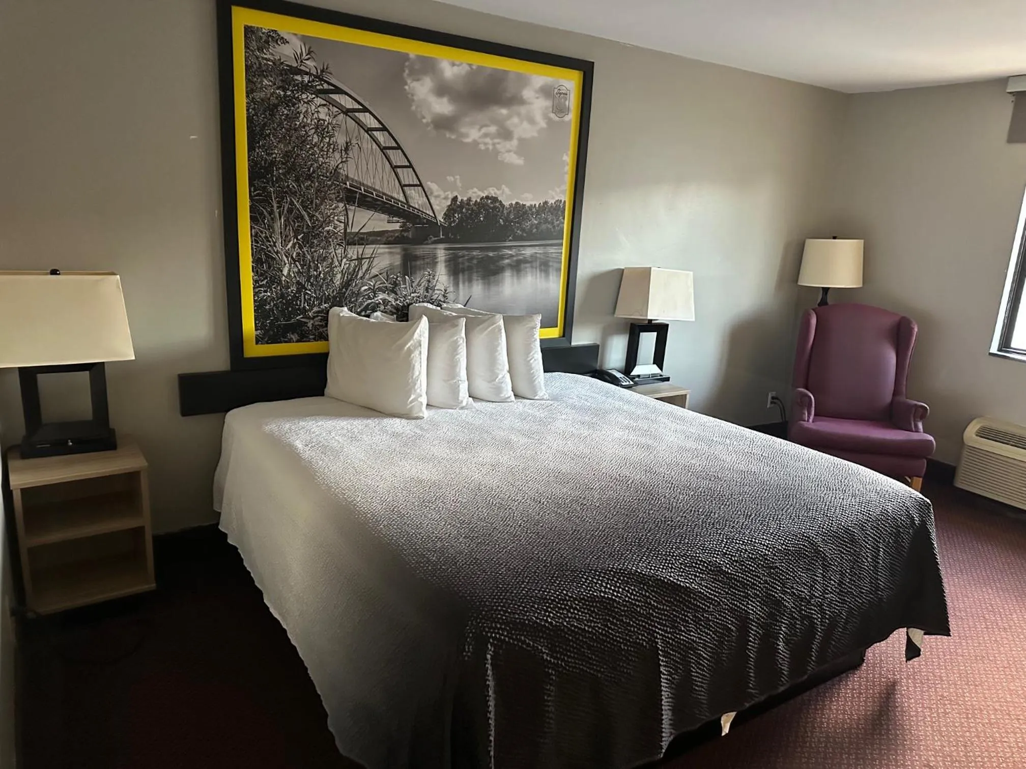 Bed in Super 8 by Wyndham Fort Scott