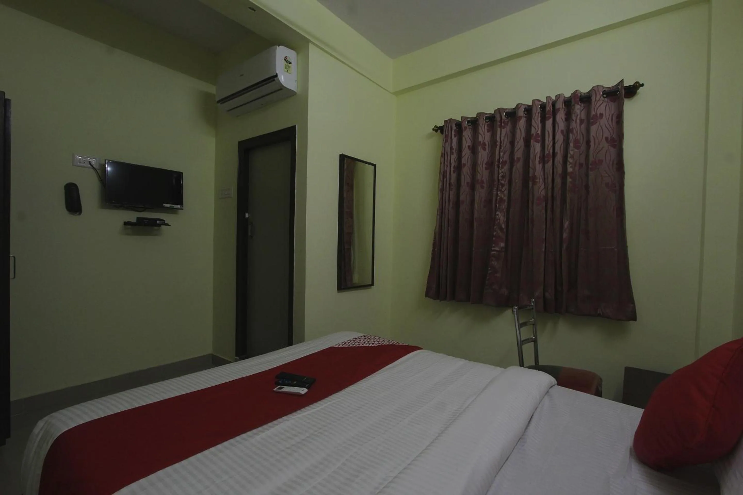 Bedroom, Bed in Hotel O V R Residency Near Sri Amruth Chithra Mandira