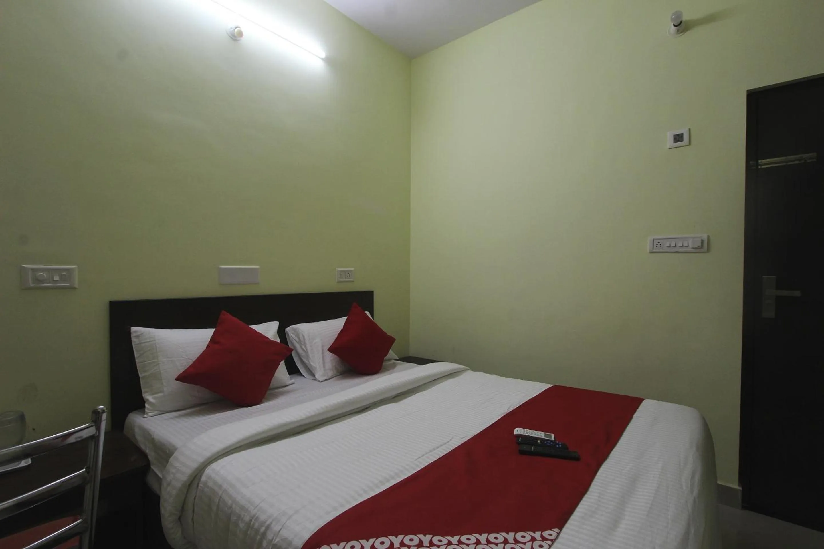 Bedroom, Bed in Hotel O V R Residency Near Sri Amruth Chithra Mandira