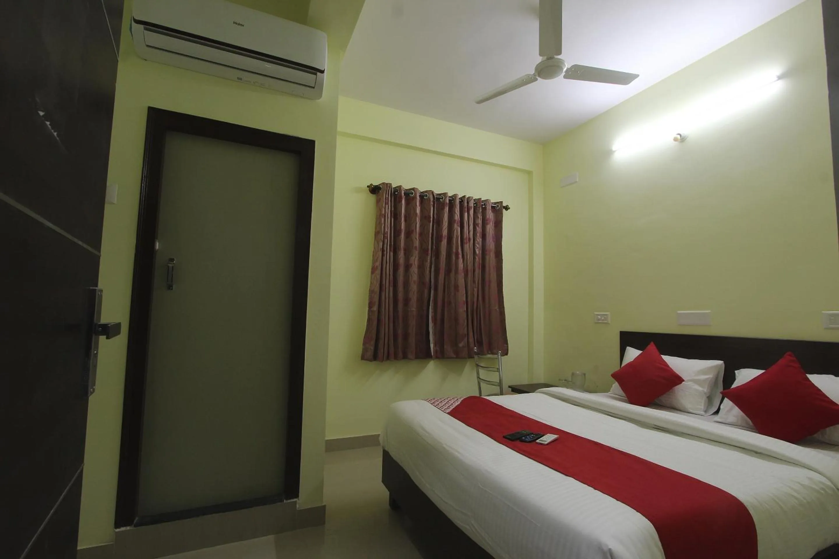 Bedroom, Bed in Hotel O V R Residency Near Sri Amruth Chithra Mandira